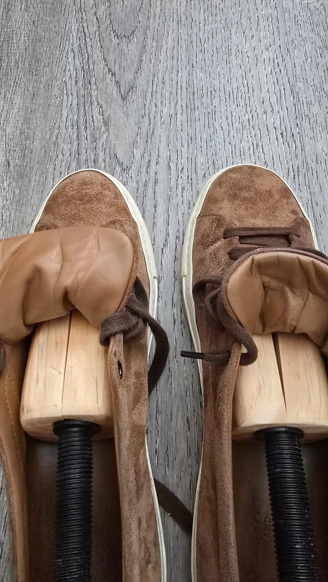 Medipaq Adjustable Shoe Stretchers with Spray - 2x Wooden Trees, Cedar Balls, Plugs & Storage Bag customer photo 2