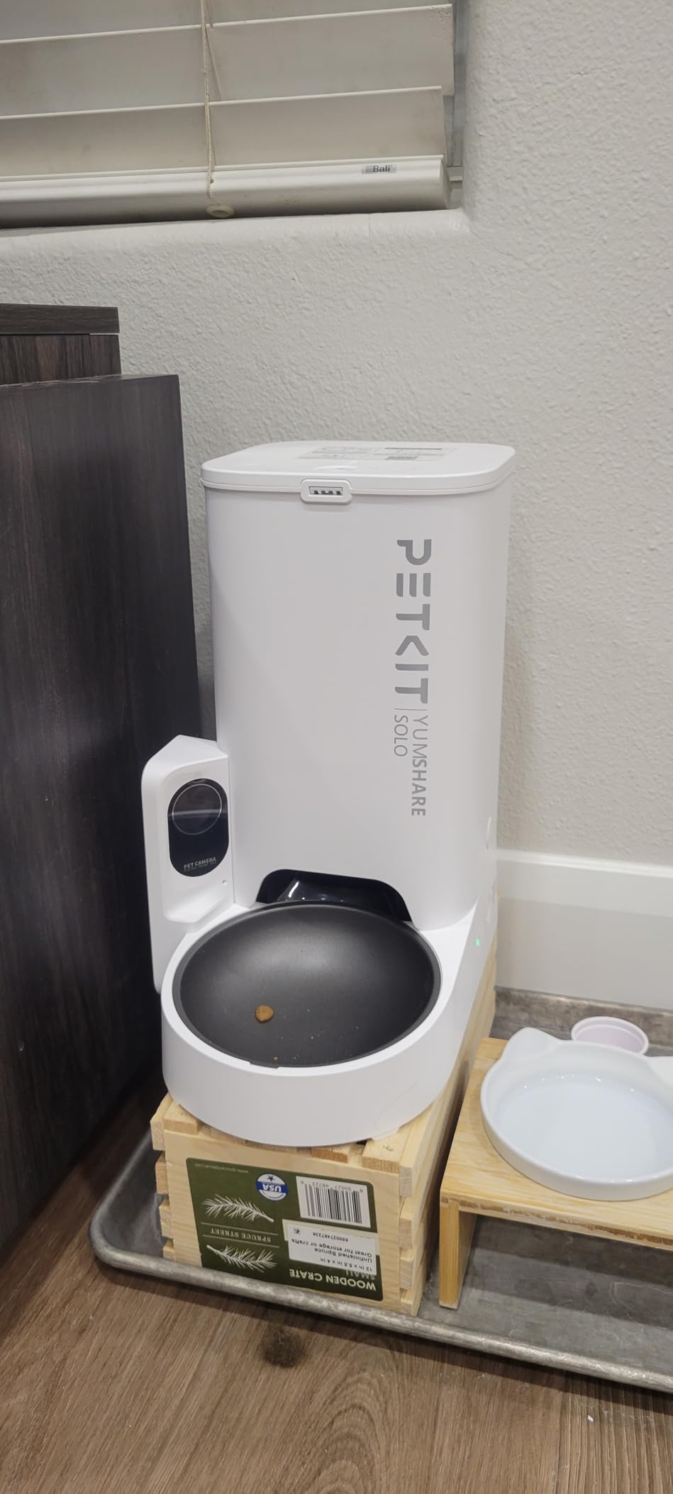 PETKIT Automatic Cat Dog Feeder with Camera, AI-Powered Motion Capturing, 1080P HD Video with Night Vision, 2.4G WiFi Pet Feeder with 2-Way Audio, Dual Hopper Pet Food Dispenser with Desiccant customer photo 1