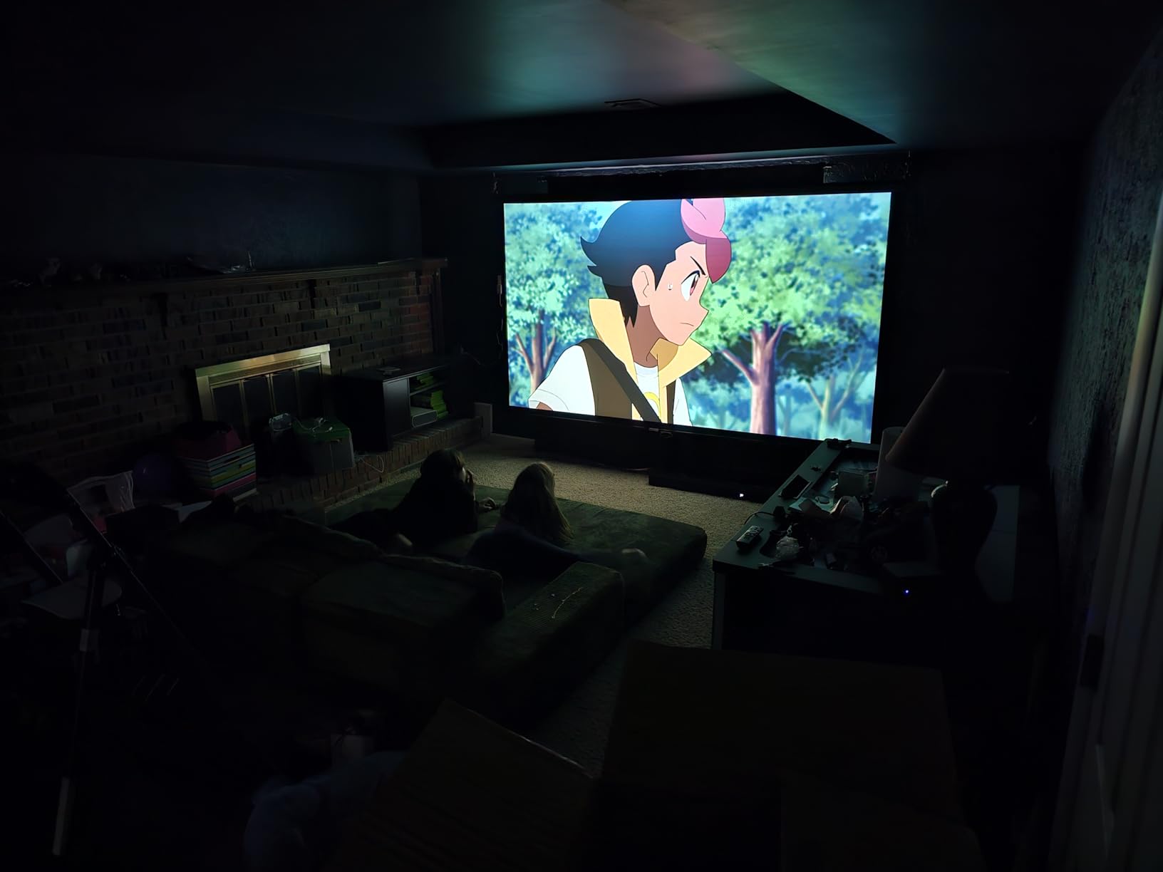 GooDee 4K Smart Projector with 5G WiFi and Bluetooth, Built-in Streaming Apps, Dolby Audio 400