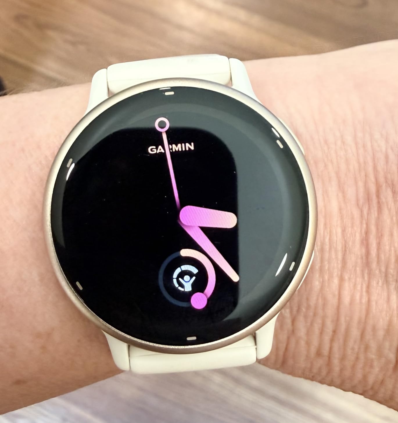 Garmin vivoactive 5, Health and Fitness GPS Smartwatch, AMOLED Display, Up to 11 Days of Battery, Ivory customer photo 1