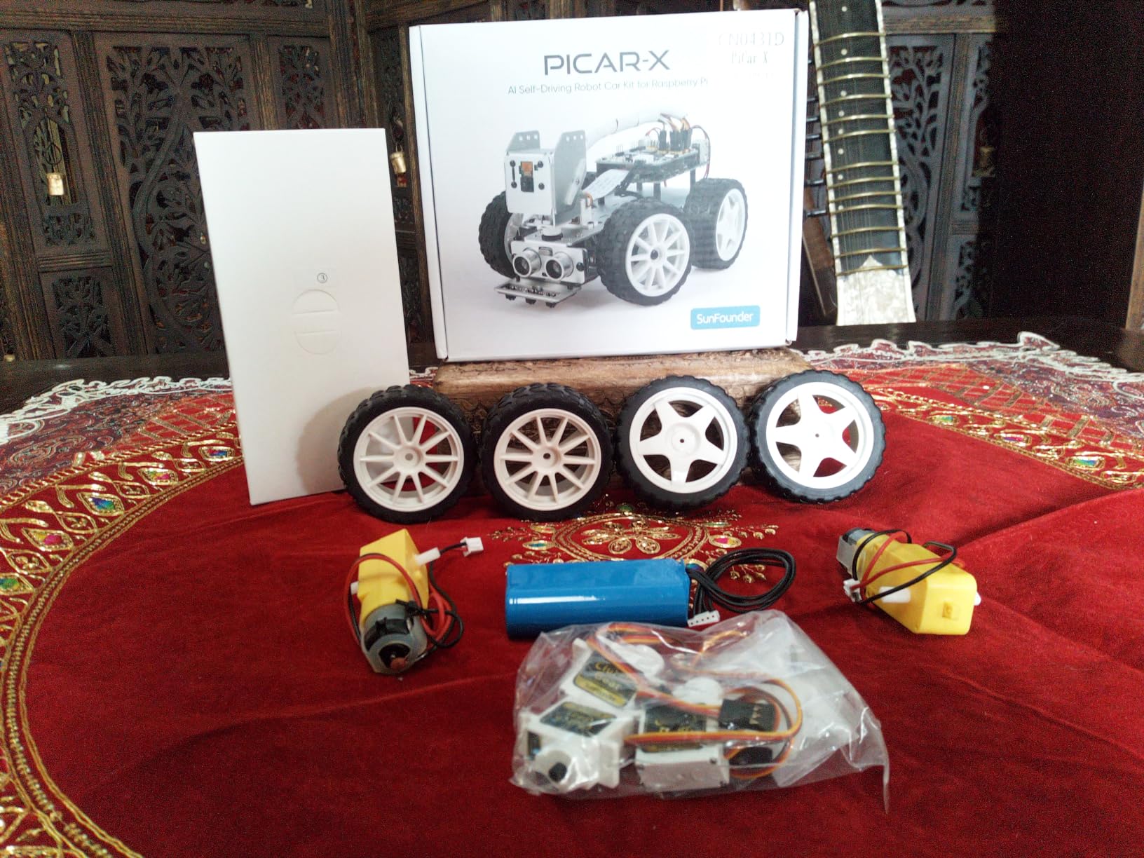 SunFounder Picar-X AI Video Robot Car Kit for Raspberry Pi 5/4/3B+/Zero 2w, LLMs ChatGPT-4o/Gemini/Grok Voice&Video Recognition, Python, Scratch, Camera, Batterry (RPI NOT Included) customer photo 2
