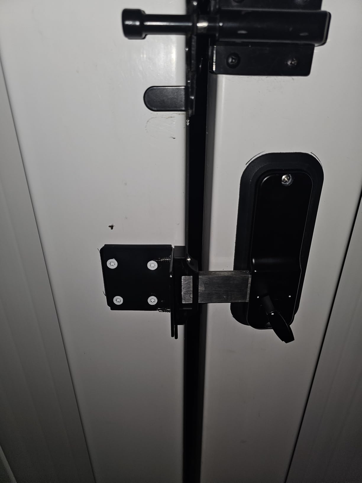 VEVOR Mechanical Keyless Entry Door Lock, 14 Digit Keypad, Outdoor Gate Door Locks Set with Surface-Mounted Latch, Water-Proof Zinc Alloy, Keypad and Knob, Easy to Install, for Garden, Garage, Yard customer photo 2