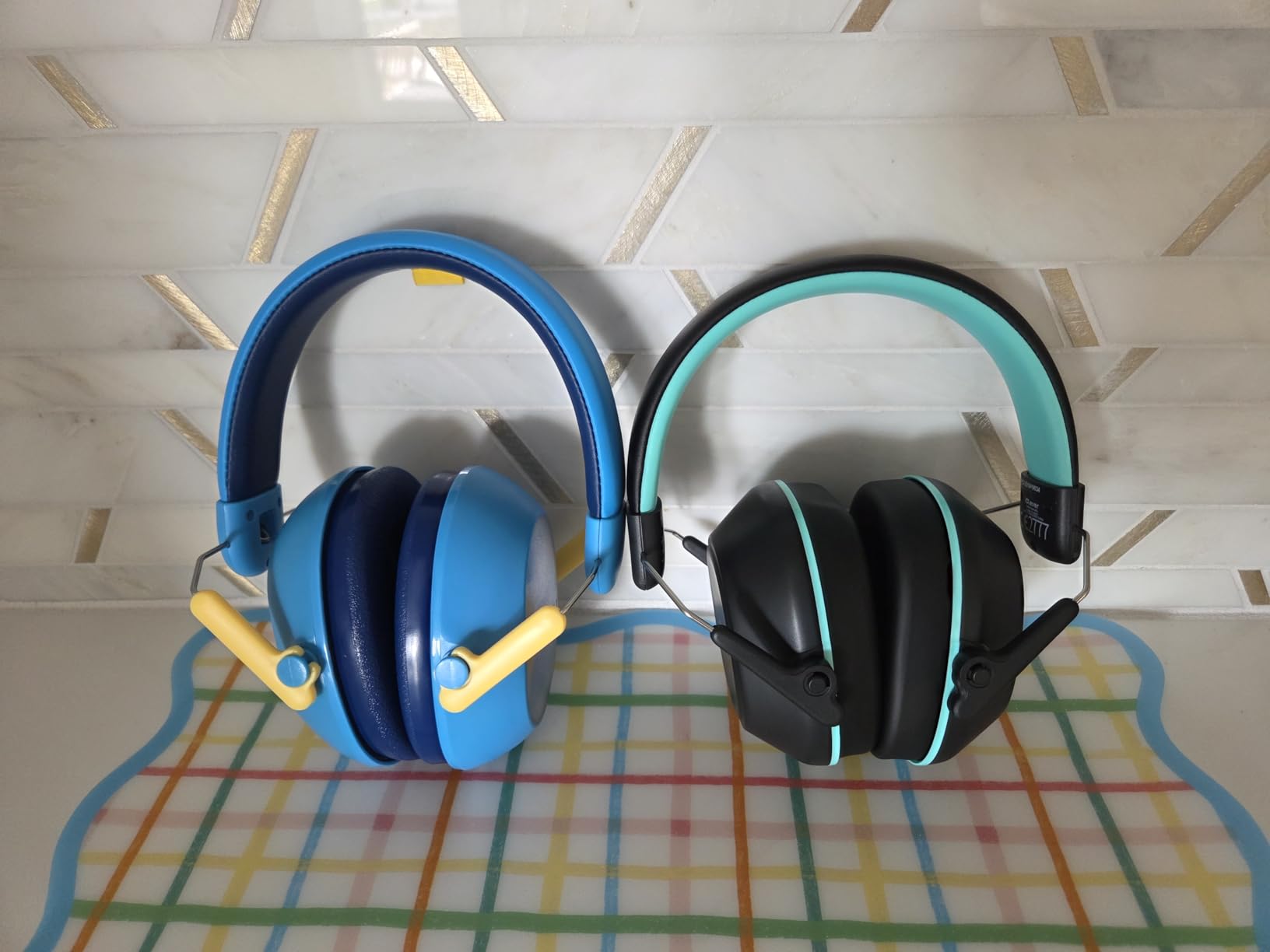 iClever Noise Cancelling Headphones for Kids Adults, SNR 29dB Safety Noise Reduction Ear Muffs for Autism Sensory &Concentration Aid, Ear Hearing Protection for Fireworks/Event/Monster Truck/Concert customer photo 1