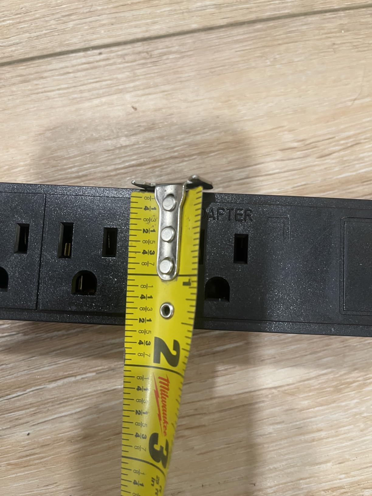 DeWalt Magnetic Power Strip with 6 Power Outlets, DEWALT Workshop Storage System Compatible (DWST82693) customer photo 1