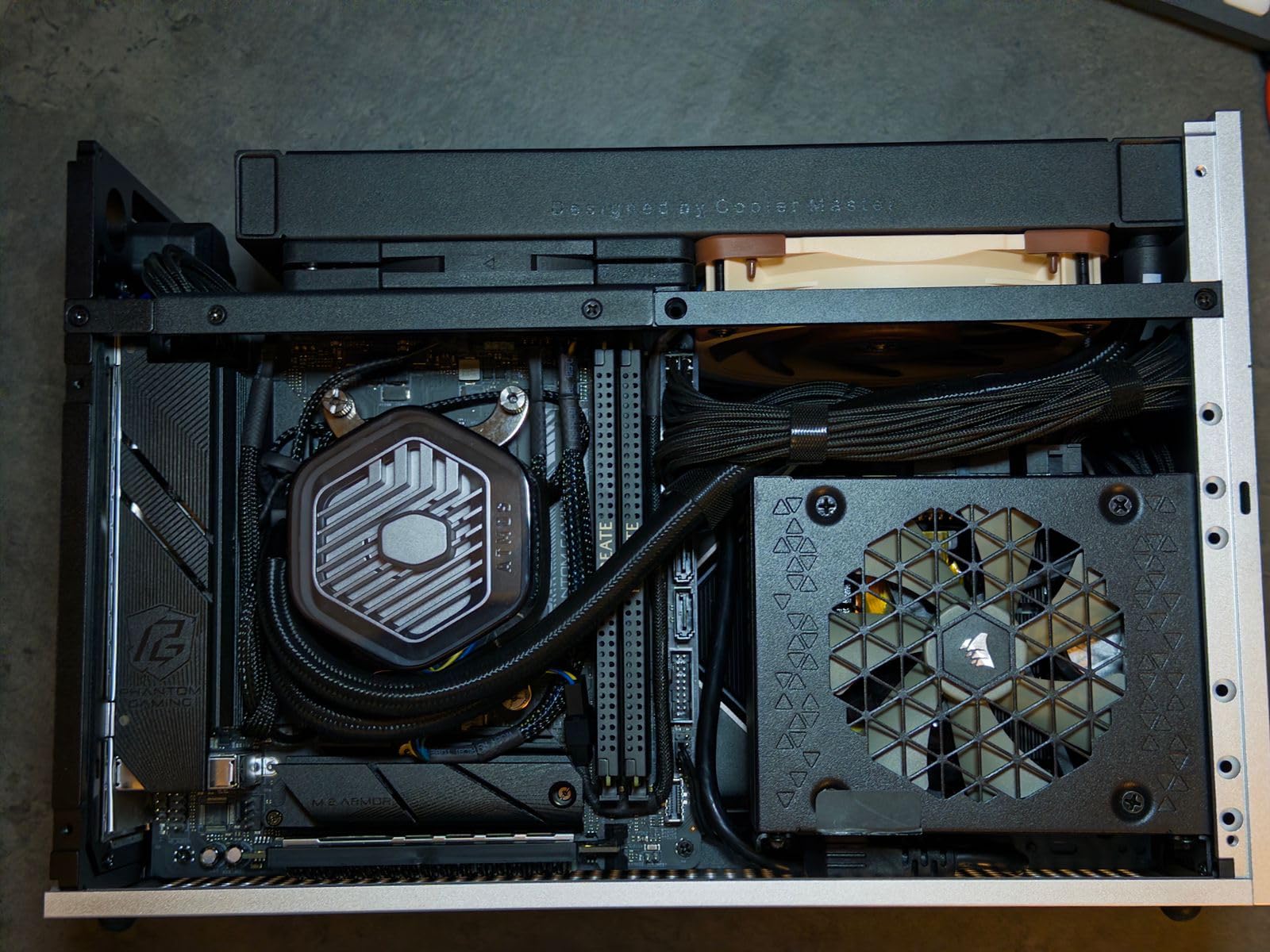 Cooler Master 240 Atmos High Performance Close-Loop AIO Liquid Cooler, R9|i7 Dual Chamber Pump, Customize Cover, Sickleflow Edge PWM, aRGB Lighting, AMD Ryzen AM5|4, Intel LGA 1851|1700 Platform customer photo 2