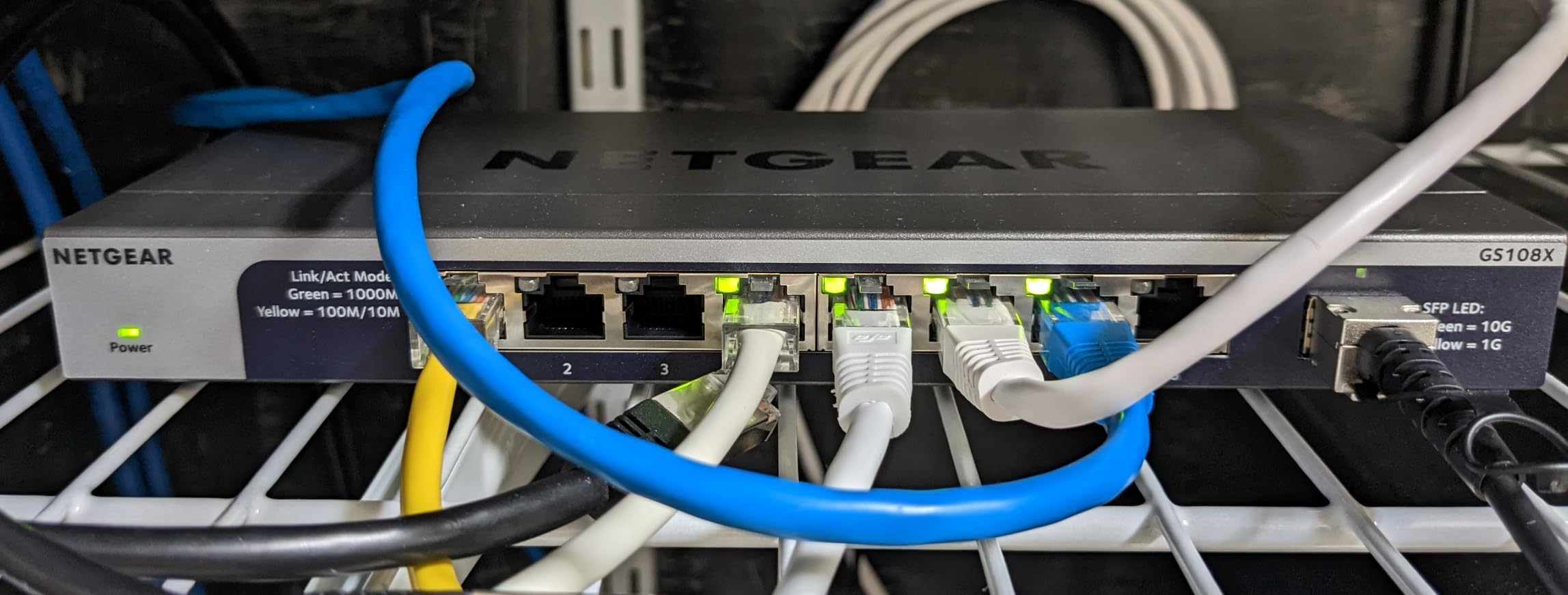 NETGEAR 8-Port 1G/10G Gigabit Ethernet Unmanaged Switch (GS108X) - with 1 x 10G SFP+, Desktop or Wall-Mount, Limited Lifetime Protection customer photo 1