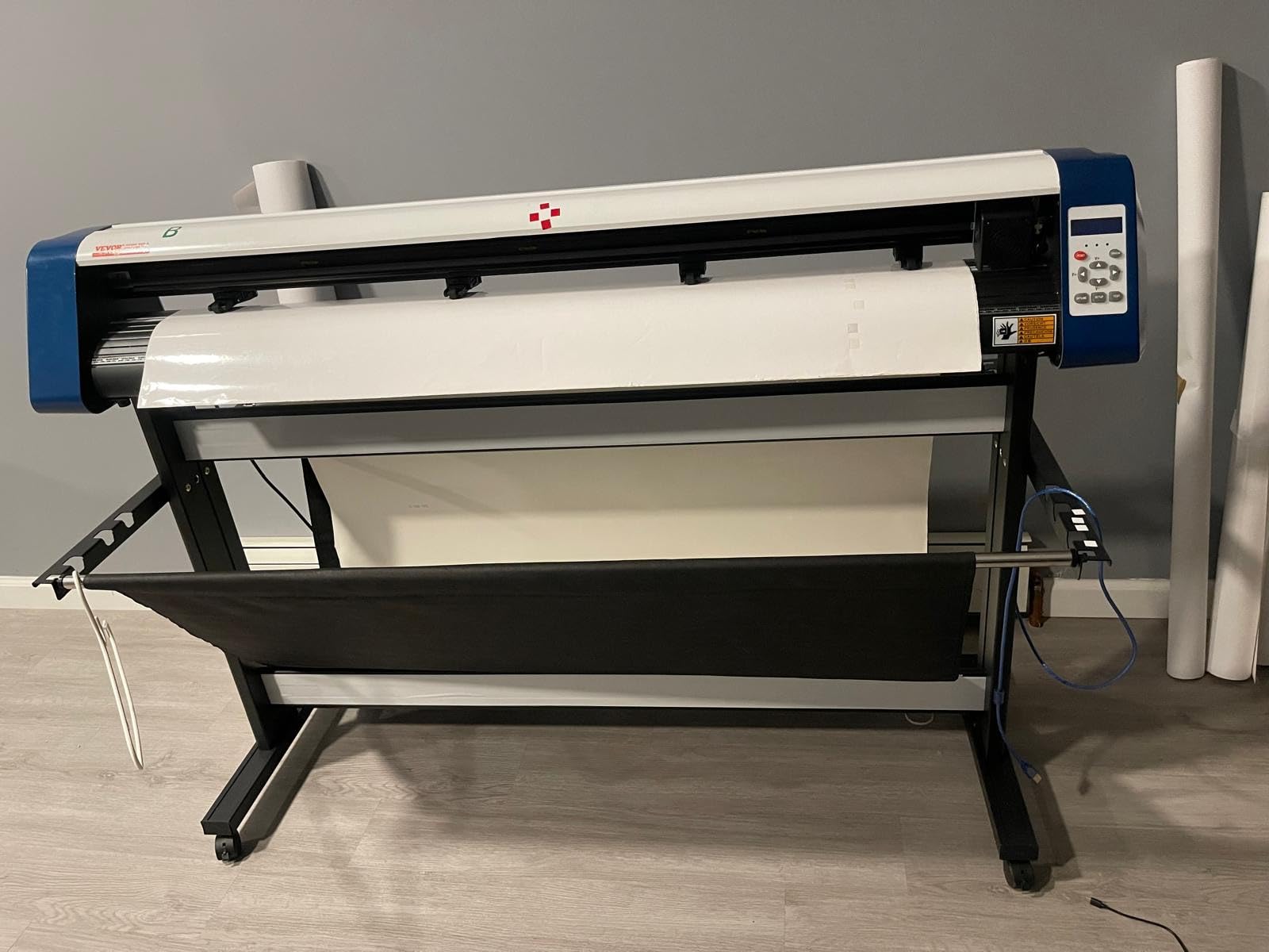 VEVOR Vinyl Cutter Machine, 28 Inch Paper Feed Cutting Plotter Bundle, Adjustable Force & Speed Vinyl Printer, LCD Display Windows Compatible Sign Making kit with Signmaster Software, Supplies, 3 Blad customer photo 1