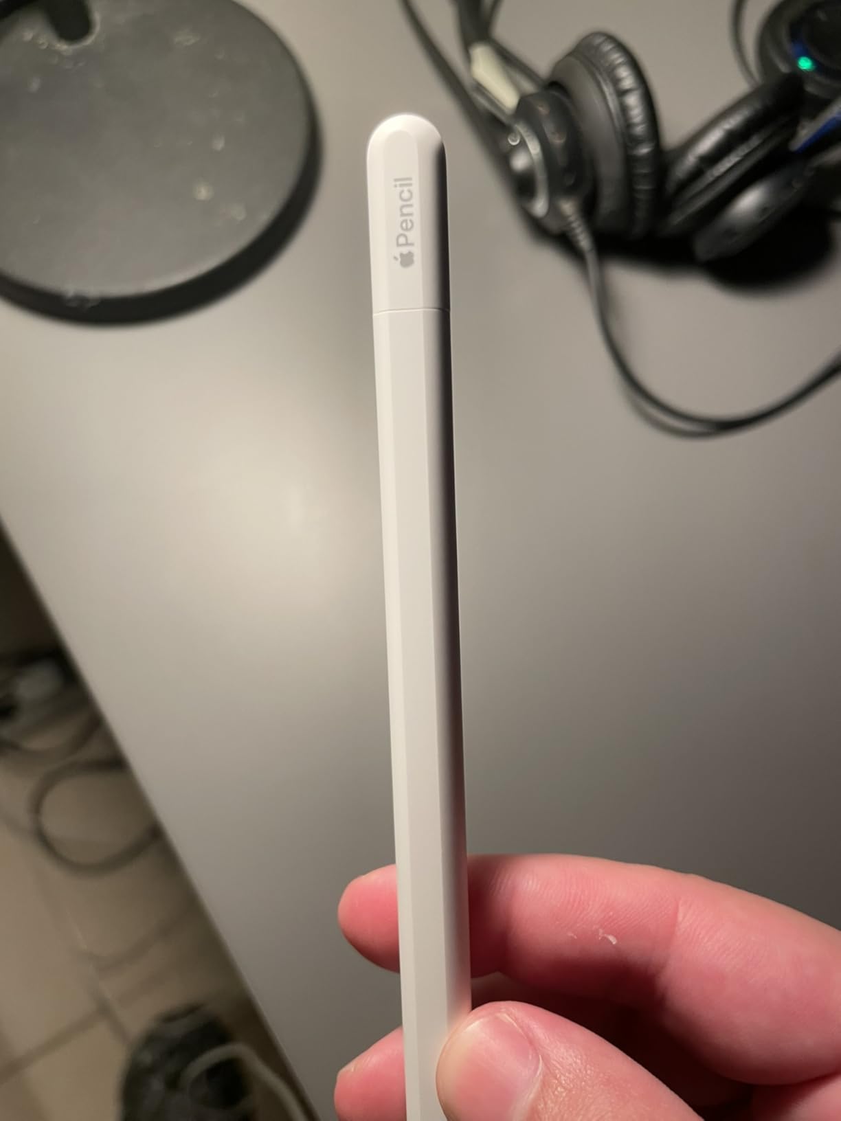 Pencil (USB-C): Pixel-Perfect Precision, Tilt Sensitivity, Perfect for Note-Taking, Drawing, and Signing Documents. Charges and Pairs with USB-C customer photo 2
