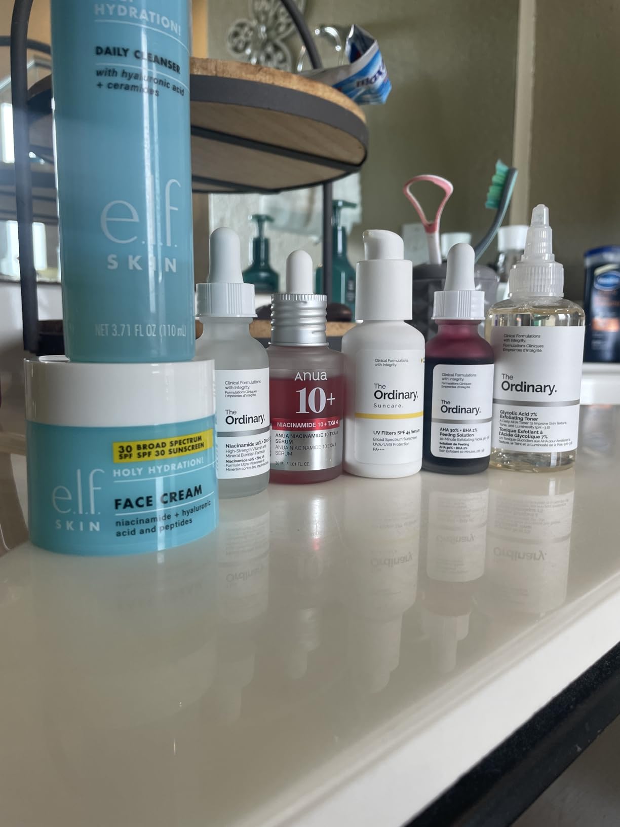 Anua Niacinamide 10 + TXA 4 Serum, Dark Spot Care, Hyaluronic Acid, Tranexamic Acid, Lightweight & Hydrating All-in-One Daily Facial Serum for Glass Skin, Korean Skincare, 1.01 fl.oz customer photo 1