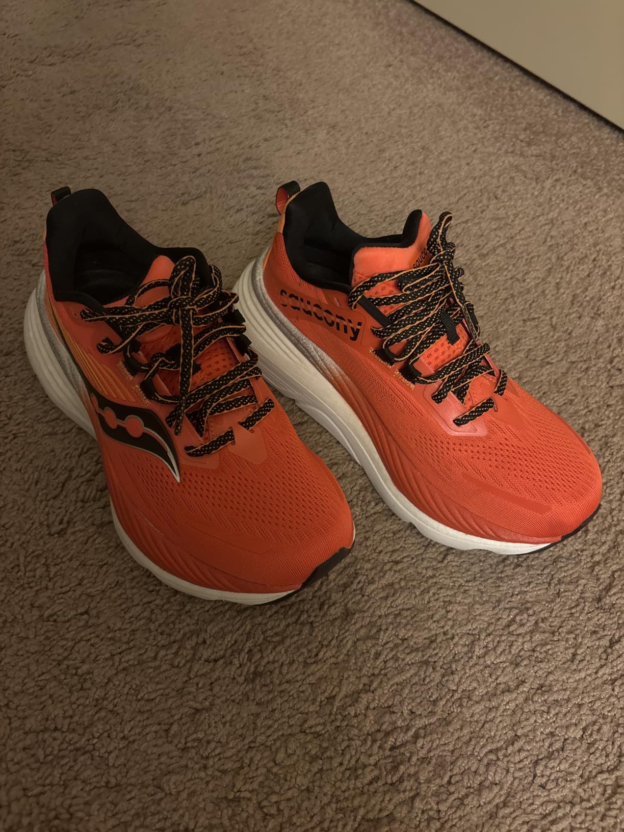 Saucony Men's Hurricane 24 Sneaker customer photo 2