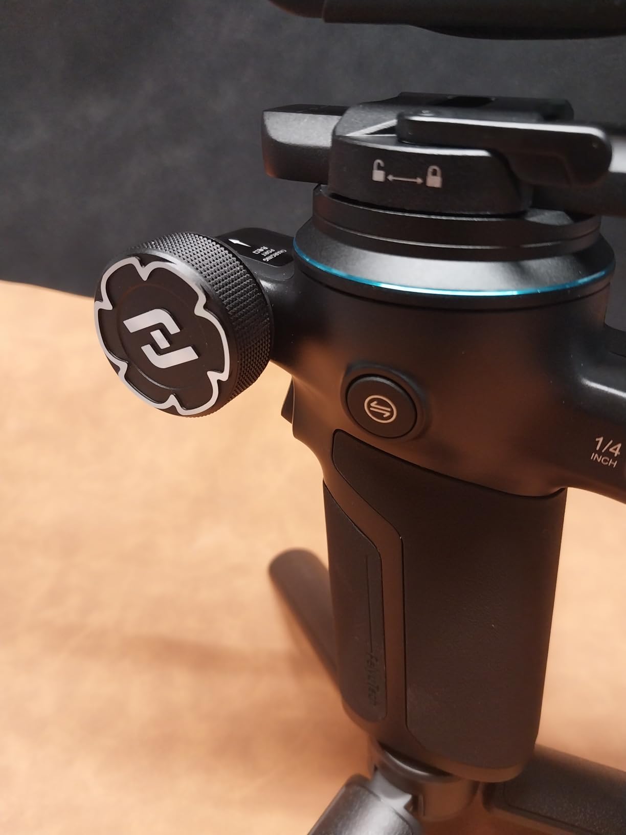 SCORP C2 AI Tracking Gimbal Stabilizer for Camera, for Mirrorless Vlogging Camera Sony/Canon/Panasonic/Nikon/Fujifilm, Native Vertical Shooting, Max 7.72lb, Bluetooth/TypeC Connect, Gesture Control customer photo 1