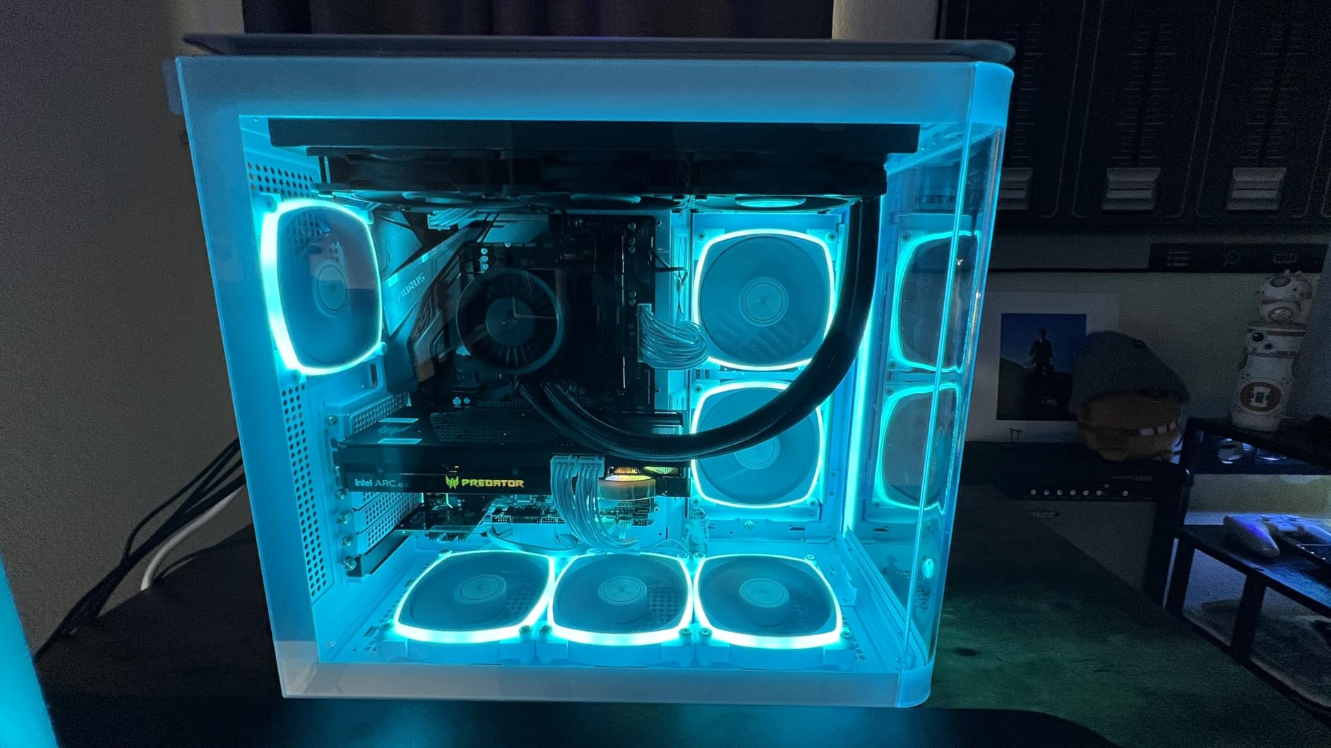 MONTECH King 95 PRO Dual-Chamber ATX Mid-Tower PC Gaming Case, High-Airflow, Toolless Panels, Sturdy Curved Tempered Glass Front, 6 ARGB PWM Fan Pre-Installed with Fan Hub, Black customer photo 1