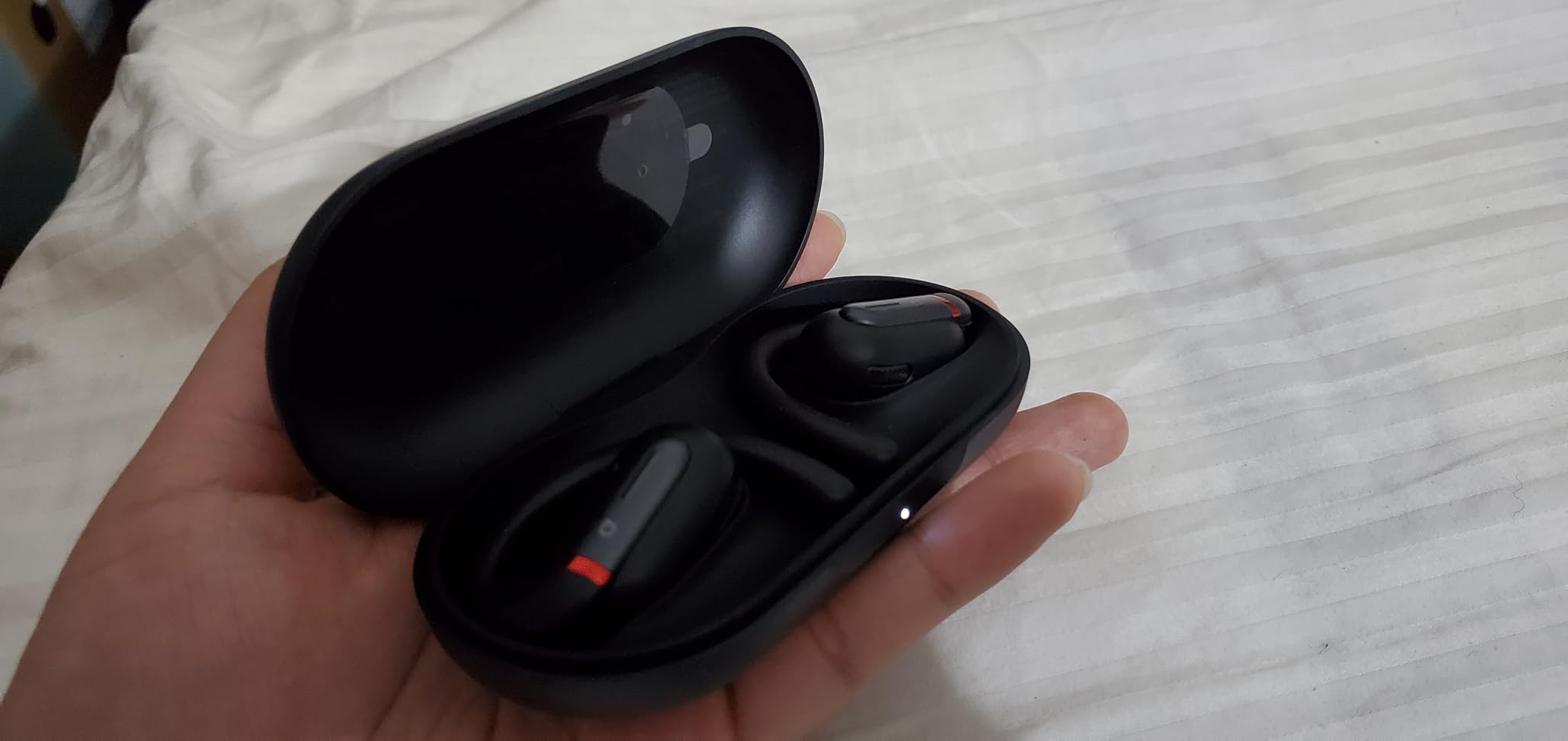 Soundcore by Anker V30i Open-Ear Headphones, Ultra-Comfort, Lightweight Design, Snug Fit, Ergonomic Ear Hooks, Robust Bass, 36H Playtime, Bluetooth 5.3, App Control, Clear Calls, Wireless Earbuds customer photo 1