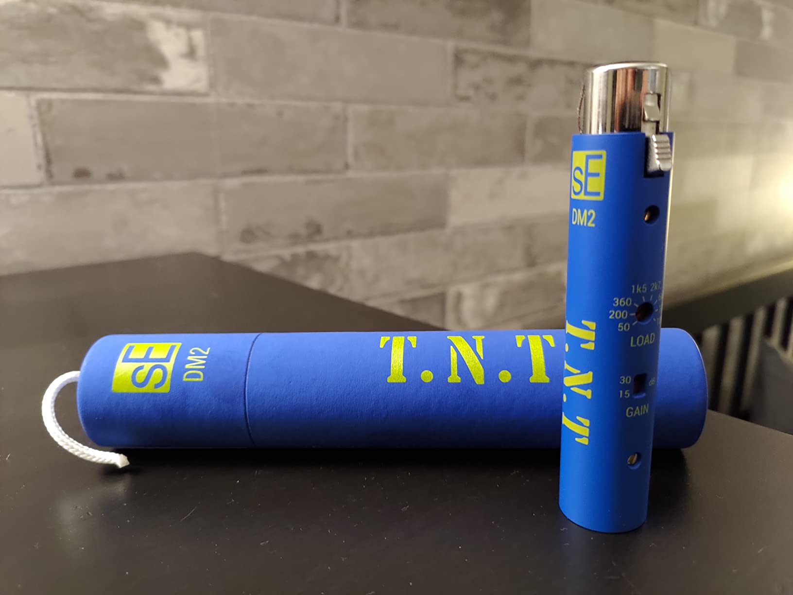 sE Electronics DM2 TNT Ultra-Slim Inline Microphone Preamp for Ribbon & Dynamic Microphones - Mic Preamp with 2 Gain Settings (+15dB or +30dB) & 8 Load Settings (50 Ohm-10 M Ohm) customer photo 1