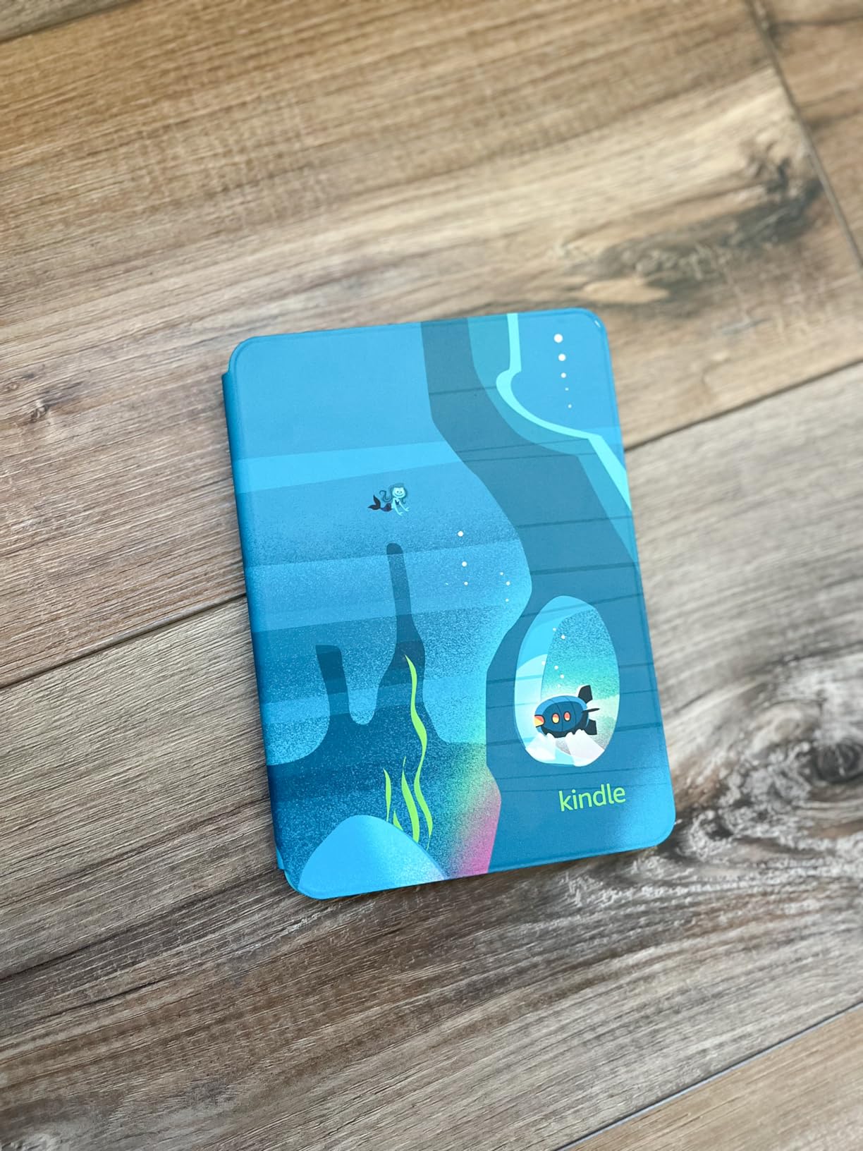 Amazon Kindle Kids 16GB (newest model) - If it breaks, we will replace it, includes ad-free books and cover, with glare-free display, faster page turns - Space Whale customer photo 1