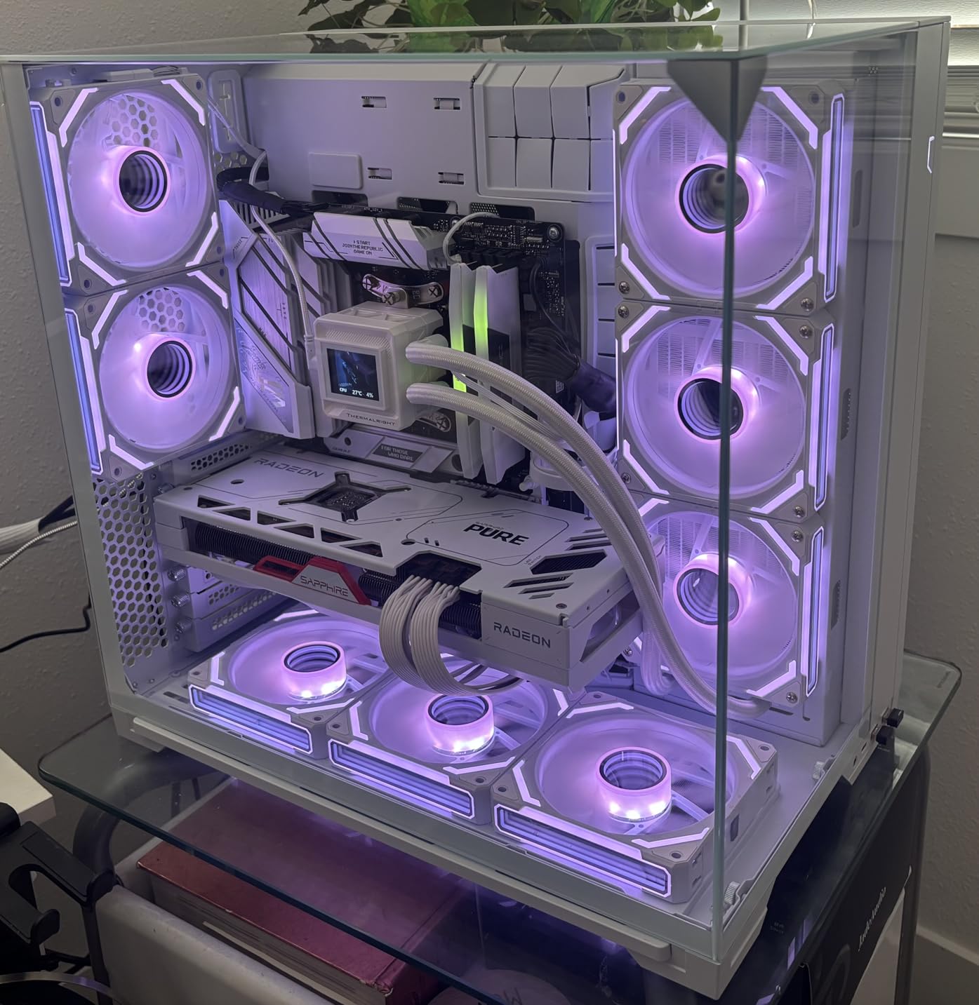 Lian Li O11 Vision - Triple Tempered Glass Panels - Dual-Chamber ATX Mid Tower PC Case - Up to 2 × 360mm Radiators - Removable Motherboard Tray for PC Building - Up to 455mm Large GPUs (O11VX.US) customer photo 1