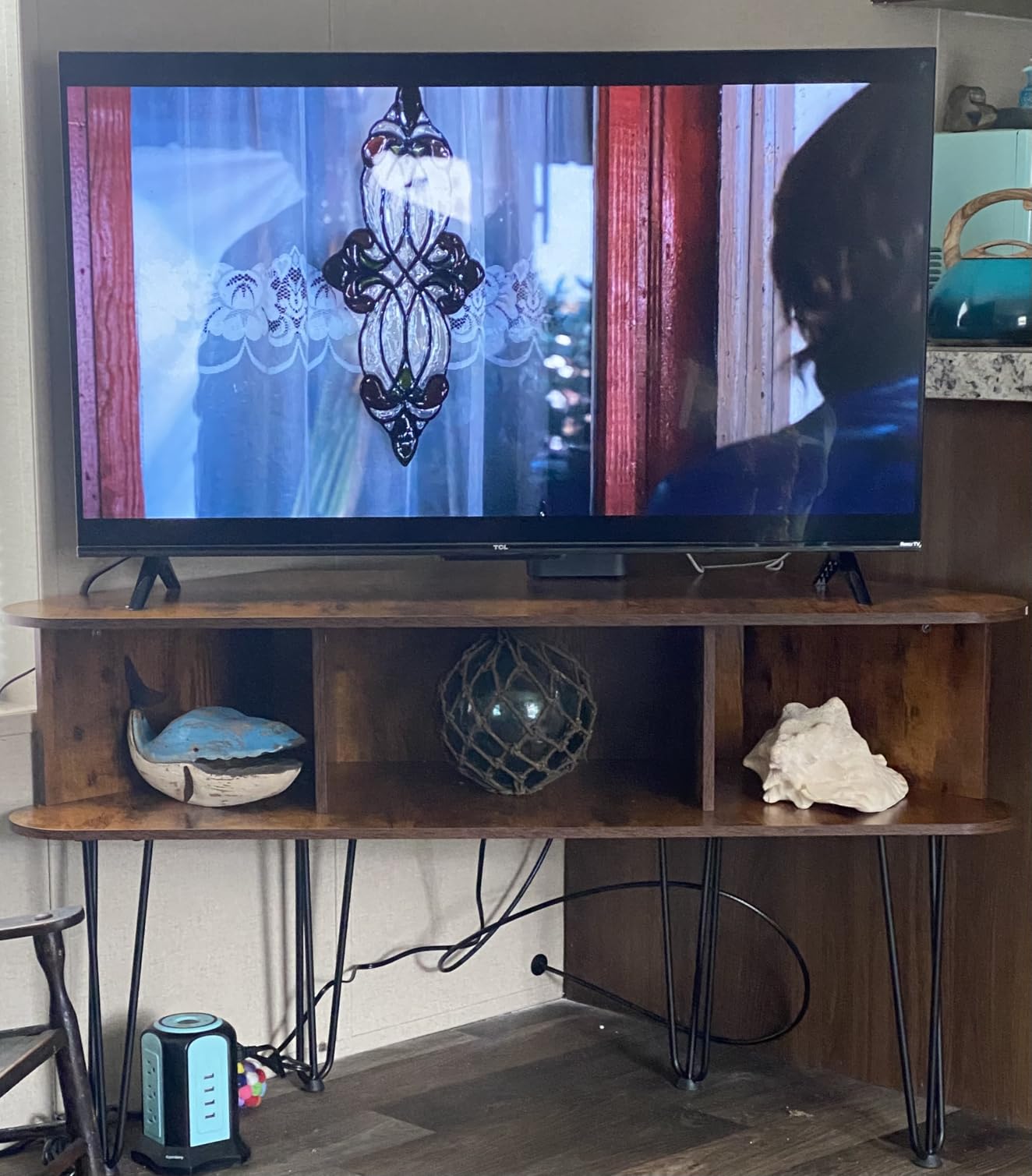 Corner TV Stand for 50 Inch TV, Entertainment Center with Storage Cabinet, Industrial Media Console Table with High Metal Feet and Anti-Slip Pads, Corner TV Stand for Living Room, Brown customer photo 1