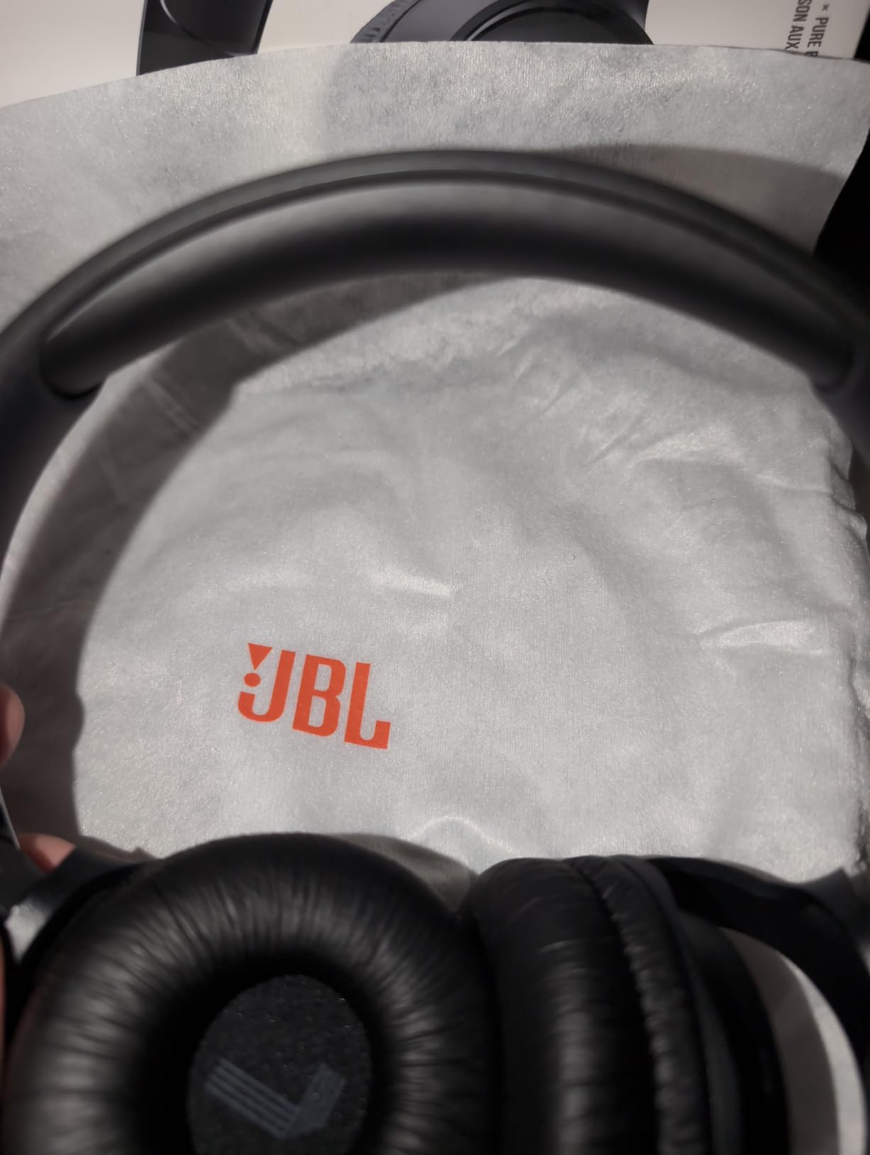 JBL Tune 520BT - Wireless On-Ear Headphones, Up to 57H Battery Life and Speed Charge, Lightweight, Comfortable and Foldable Design, Hands-Free Calls with Voice Aware (Purple) customer photo 2