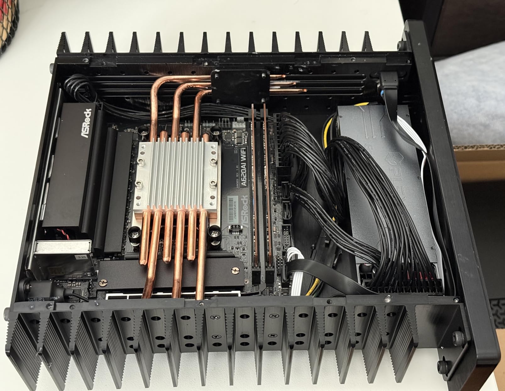 AMD Ryzen 5 8500G 6-Core, 12-Thread Desktop Processor customer photo 1