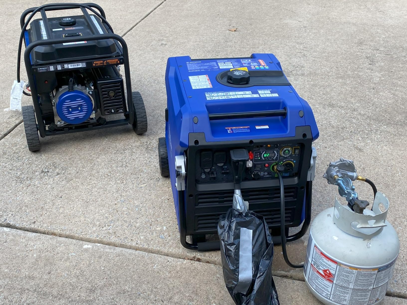 Westinghouse 11000 Peak Watt Dual Fuel Portable Inverter Generator, Remote Electric Start, Transfer Switch Ready, Gas and Propane Powered customer photo 1