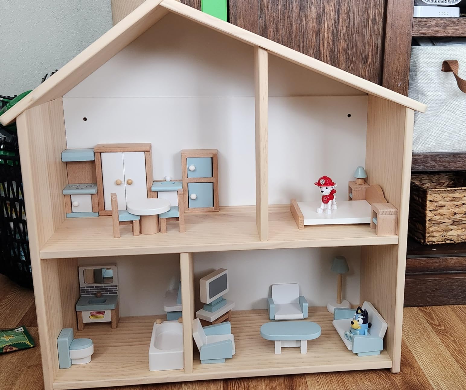 ROBUD Wooden Dollhouse Furniture Set, 23 Pcs Dollhouse Accessories, Miniature Furniture Including 5 Room Kits, Dollhouse Furniture Pretend Play Toys for Boys, Girls & Toddlers, 3+ customer photo 2
