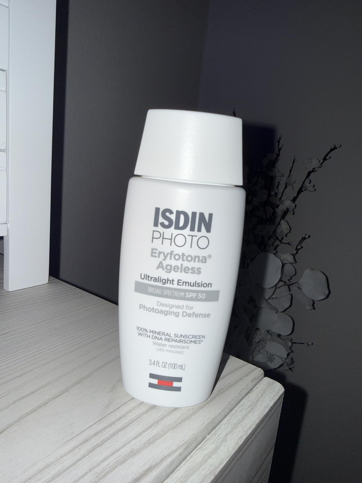 ISDIN Eryfotona Ageless Tinted Mineral Sunscreen SPF 50, Anti-Aging Face Sunscreen with Zinc Oxide, DNA Repairsomes & Vitamin E, Universal Tint No White Cast, Dermatologist Recommended customer photo 2