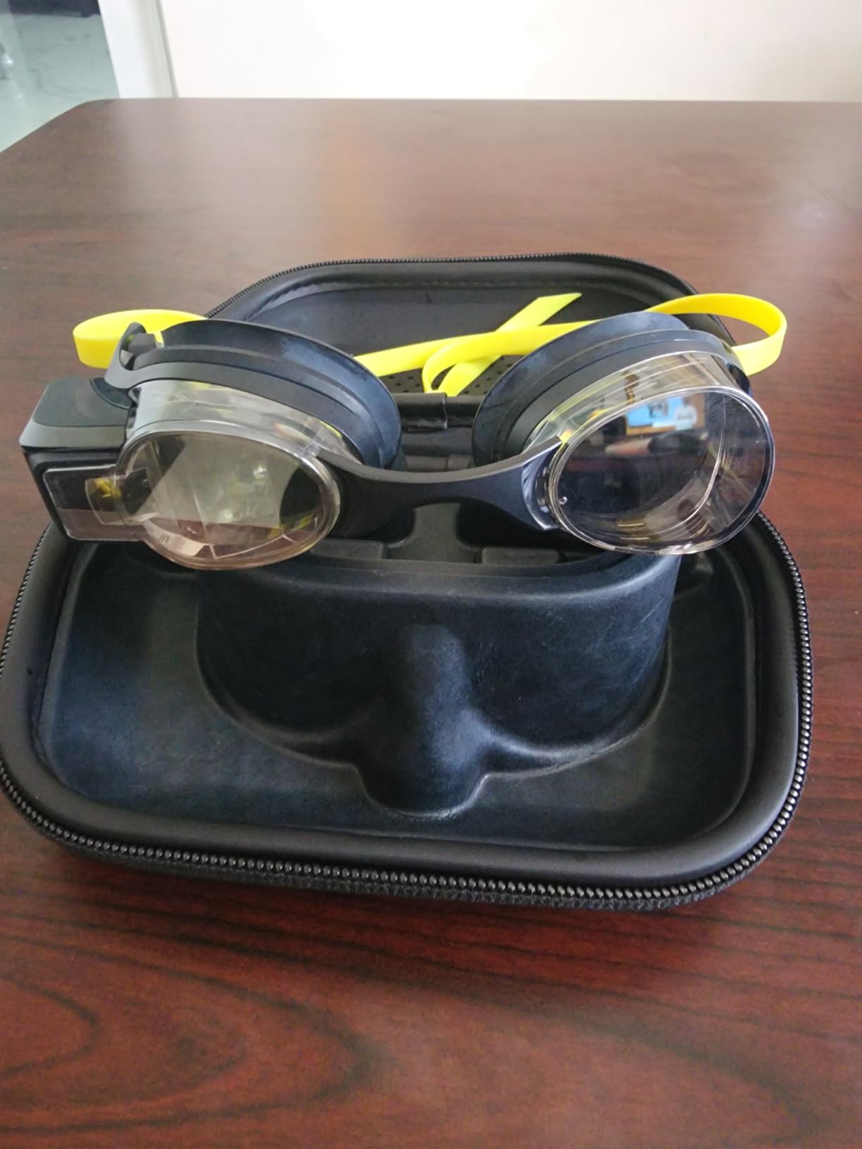 FORM Smart Swim 2 - Goggles with Heads-Up Display customer photo 2