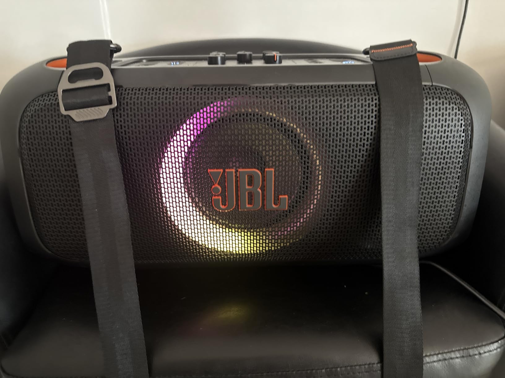 JBL PartyBox On-The-Go Essential - Portable Party Speaker with Built-in Lights and Wireless mic, Amazing JBL Pro Sound, IPX4 splashproof customer photo 1