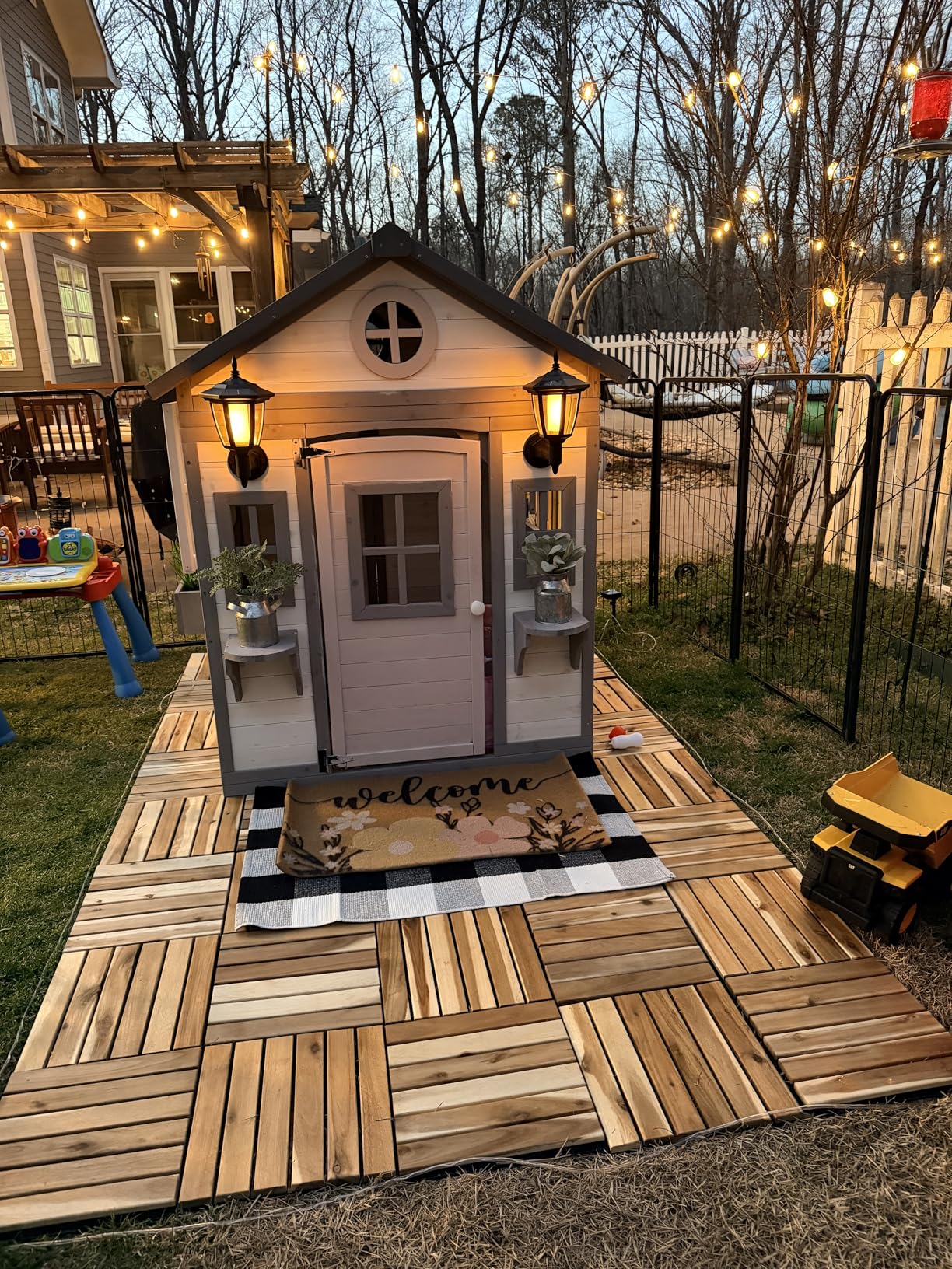 Outsunny Outdoor Kids Playhouse, Wooden Playhouse with Doors, Windows, Planter Pots and Boxes for Toddlers 3-8 Years, Cottage Play House for Backyard, DIY Chicken Coop, Beige customer photo 2