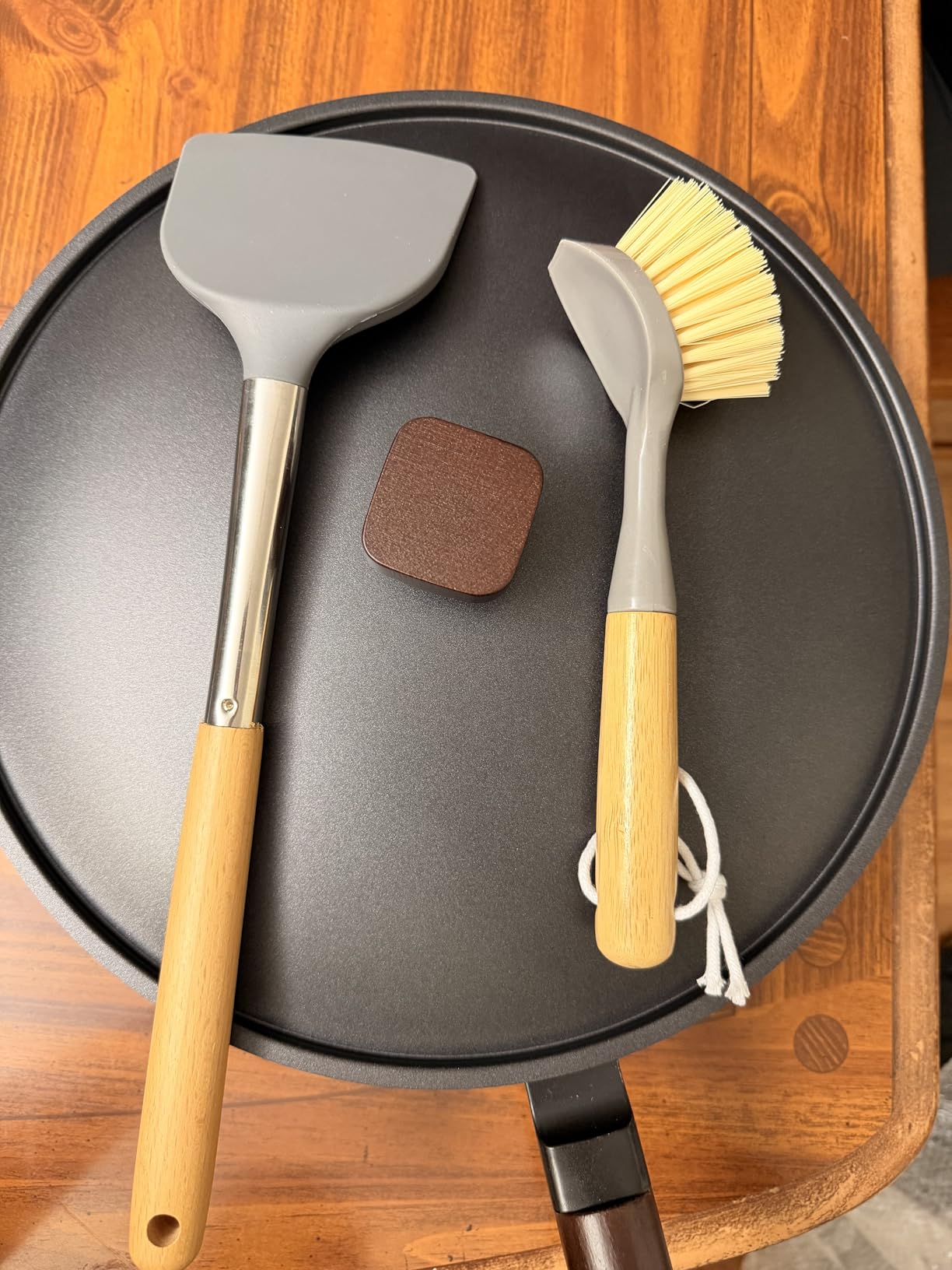 Teewe Carbon Steel Wok -13 Inch Woks & Stir-fry Pans Nonstick, Wok Pan with Lid Spatula and Dish Brush: Pre-Seasoned Flat Bottom Chinese Woks for Induction, Electric, Gas, All Stoves customer photo 2