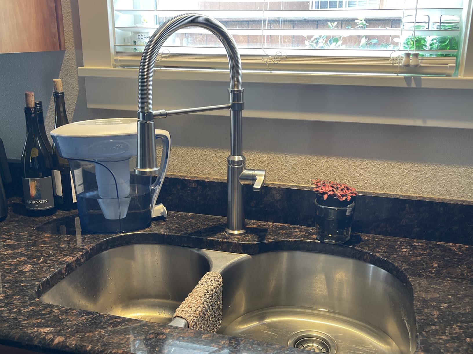 Delta Rhett Pro Style Commercial Kitchen Faucet with Pull Down Sprayer, Brushed Nickel, Stainless 18829-SS-DST customer photo 1