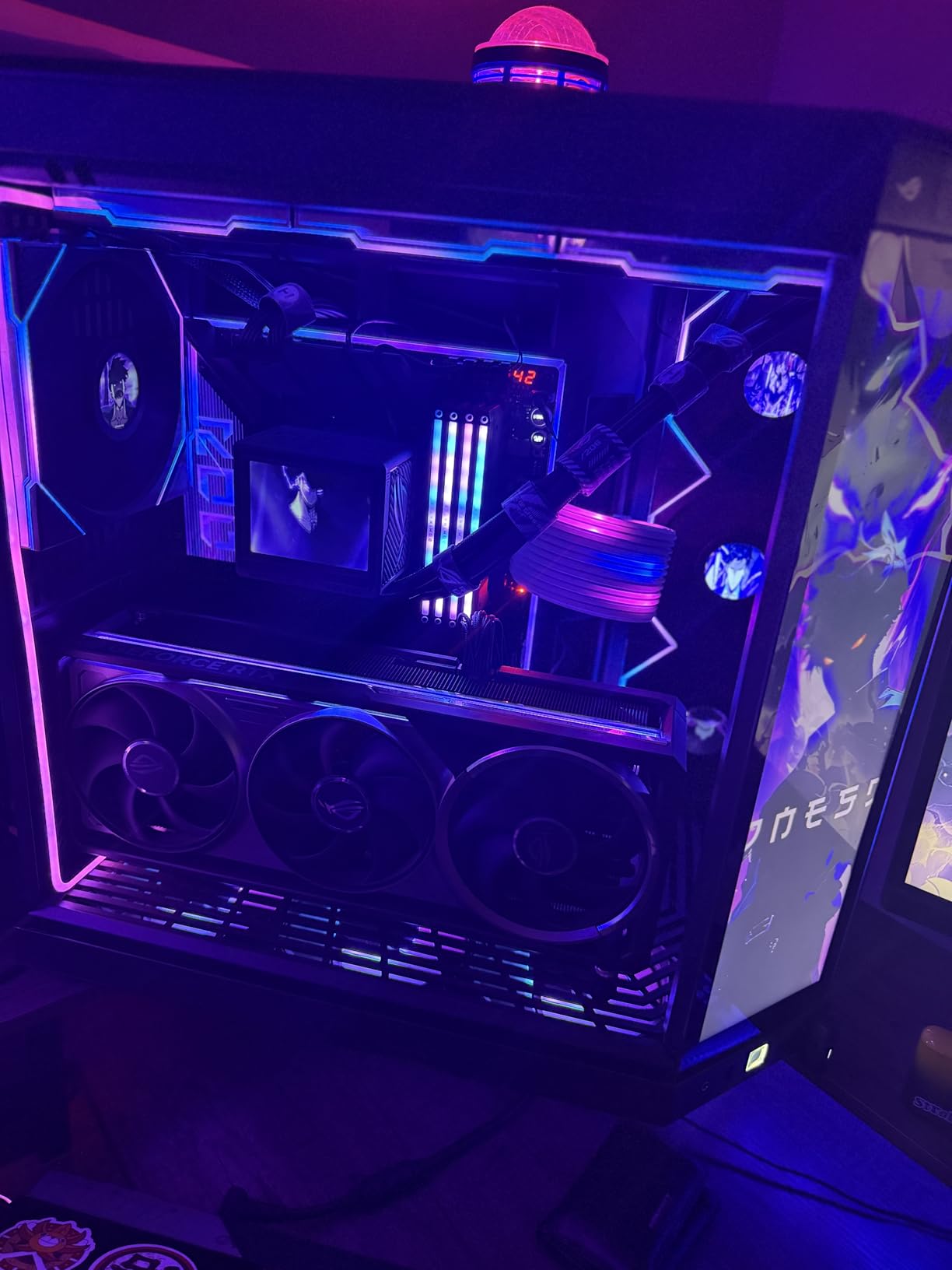 Hyte Y70 Upgraded Modern Aesthetic Dual Chamber Panoramic Tempered Glass Mid-Tower ATX Computer Gaming Case with PCIE 4.0 Riser Cable Included, Black (CS-HYTE-Y70-B) customer photo 2