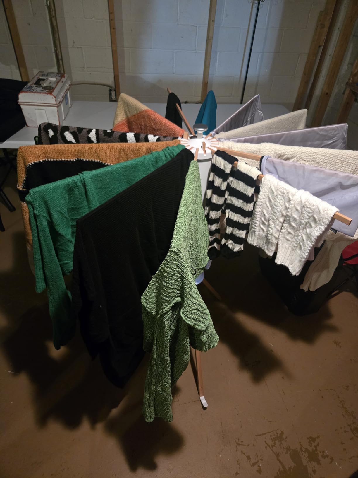 Clothes Drying Rack Tripod, Drying Rack Clothing, Laundry Drying Rack, Floor Standing, 16 Wooden Poles, Collapsible Drying Racks for Laundry, Retractable, Foldable, Folding customer photo 1