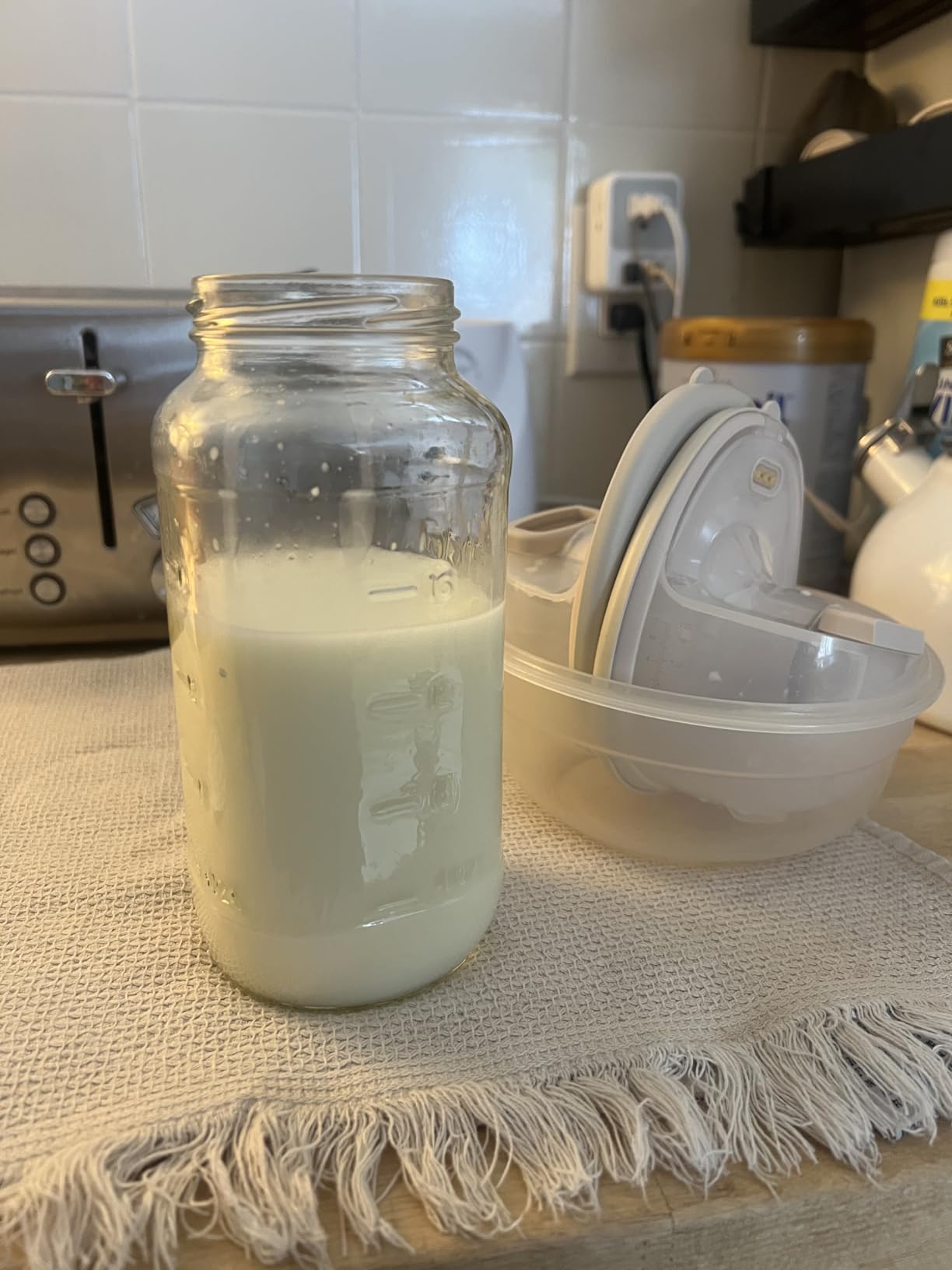 eufy Security Heated Breast Pump S1, Hands-Free Breast Pump with Industry-Leading HeatFlow Tech, App-Controlled OptiRhythm, 300 mmHg Strong Suction, Leakproof, Slim and 46 dB Quiet for in-Bra Use customer photo 2