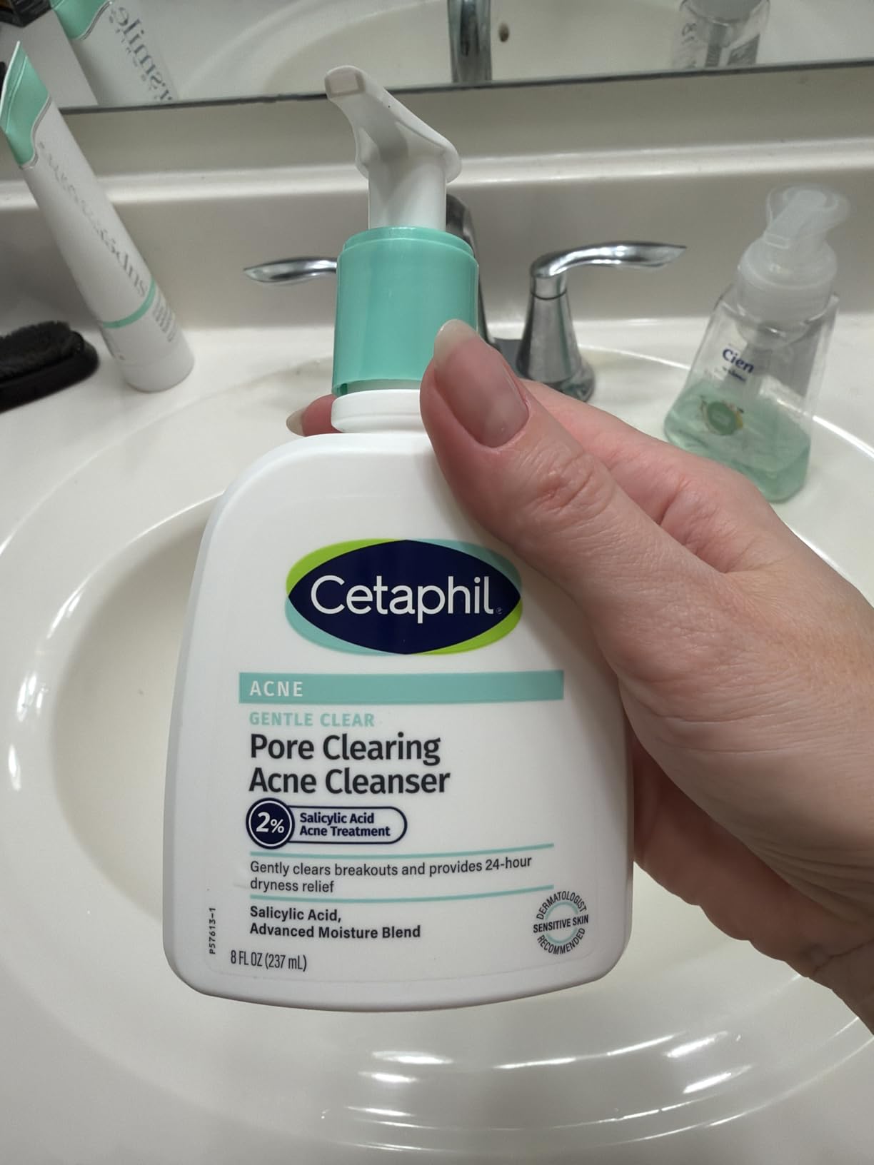 Cetaphil Gentle Clear Pore Clearing Acne Cleanser, Foaming Gel Cleanser for Sensitive, Acne-Prone Skin, 8 Fl Oz Pump Bottle, 2% Salicylic Acid, Gently Exfoliates, Dermatologist Recommended Brand customer photo 1