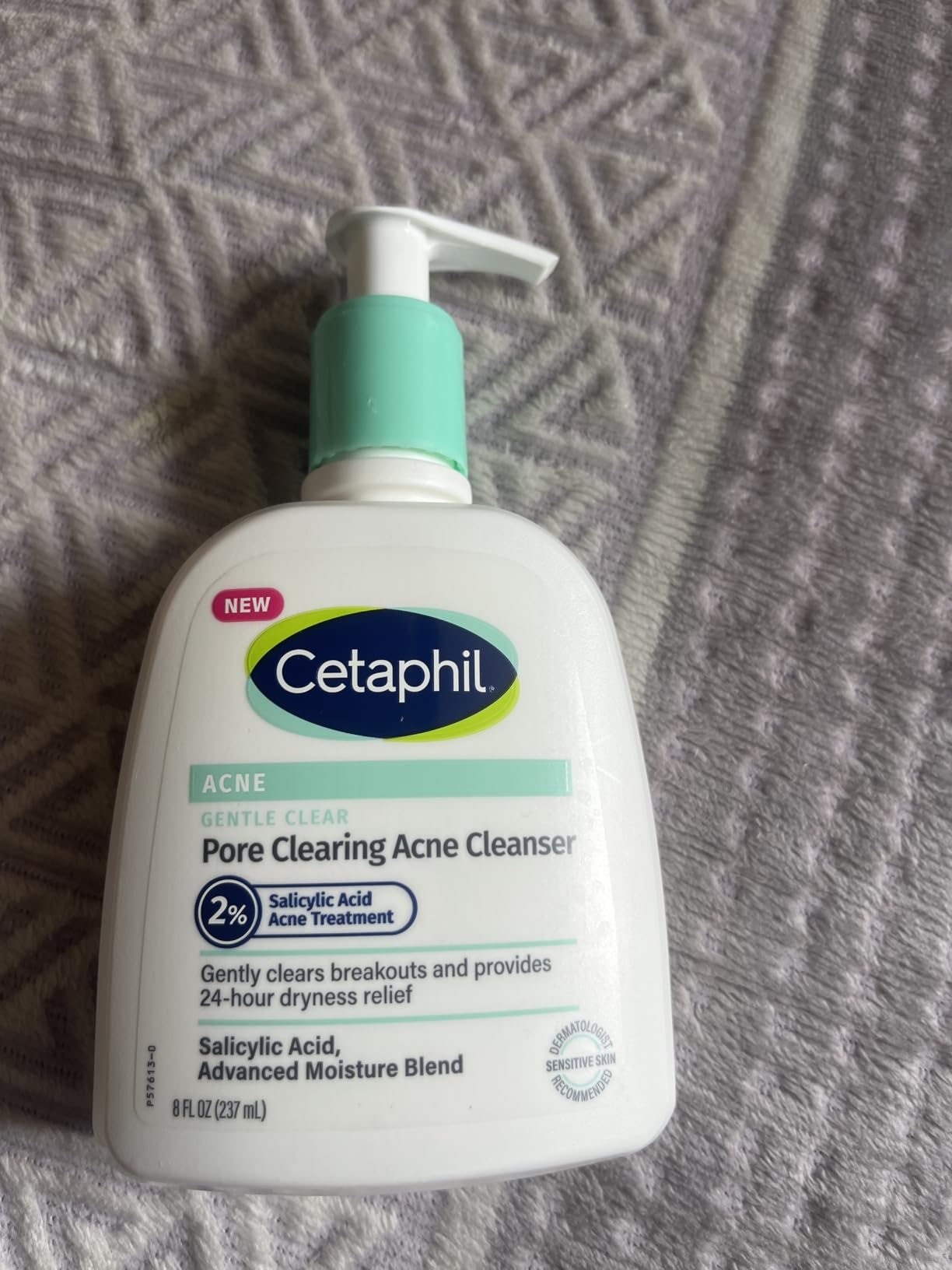 Cetaphil Gentle Clear Pore Clearing Acne Cleanser, Foaming Gel Cleanser for Sensitive, Acne-Prone Skin, 8 Fl Oz Pump Bottle, 2% Salicylic Acid, Gently Exfoliates, Dermatologist Recommended Brand customer photo 2