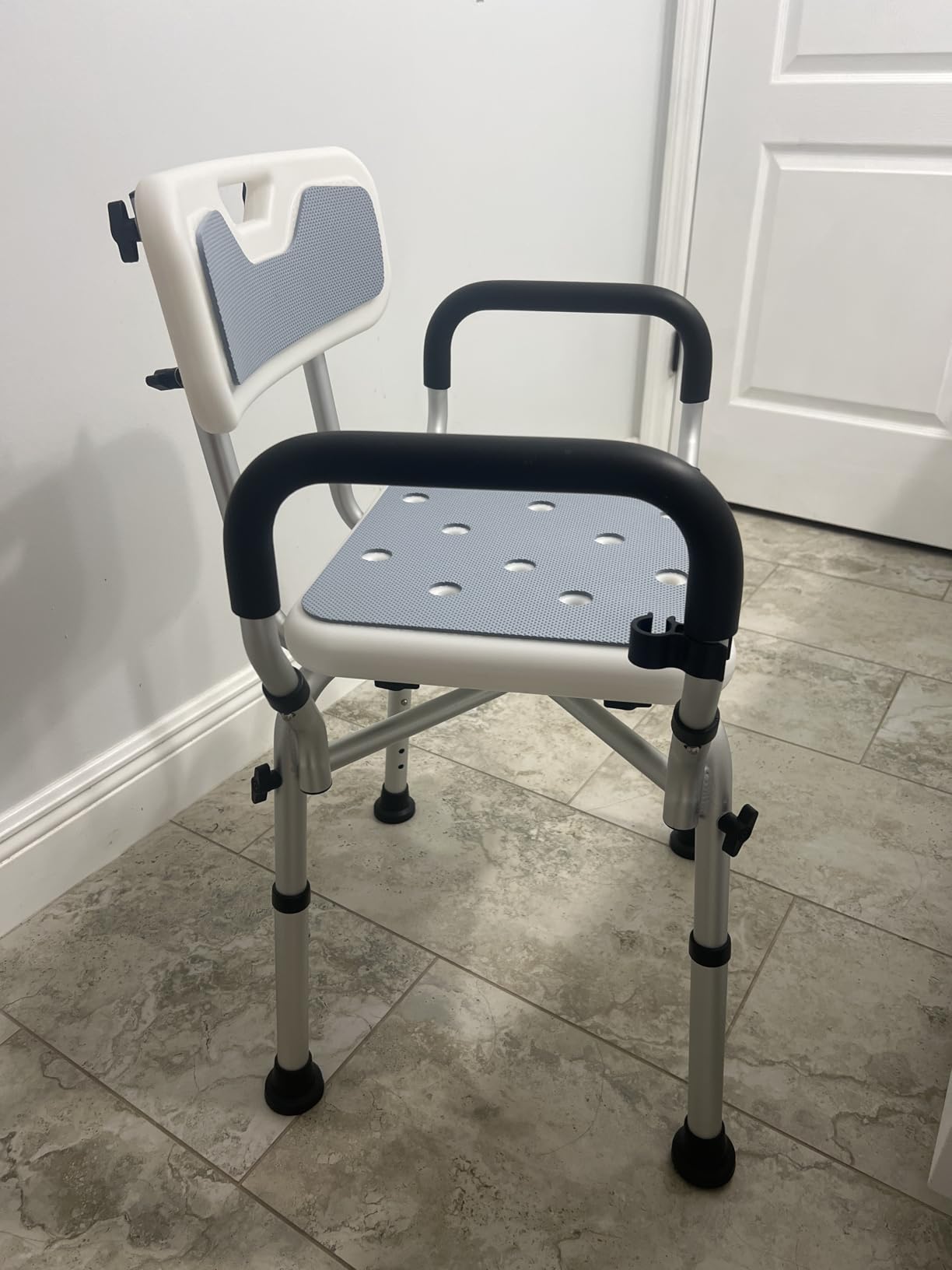 VFAUOSIT Shower Chair with Removable Arms and Back for Elderly & Disabled, 550 lbs Shower Chair for Inside Shower, 6-Height Adjustable Shower Seats for Adults, Bath Chairs for Seniors Inside Tub customer photo 2
