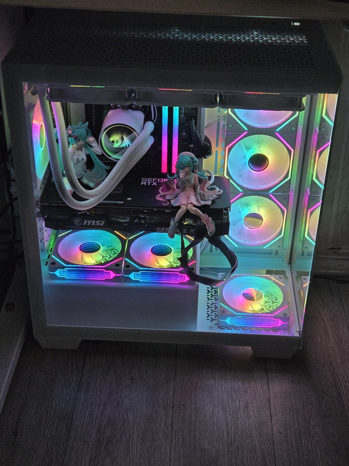 CORSAIR 3500X Mid-Tower ATX PC Case - Panoramic Tempered Glass - Reverse Connection Motherboard Compatible - No Fans Included - White customer photo 2