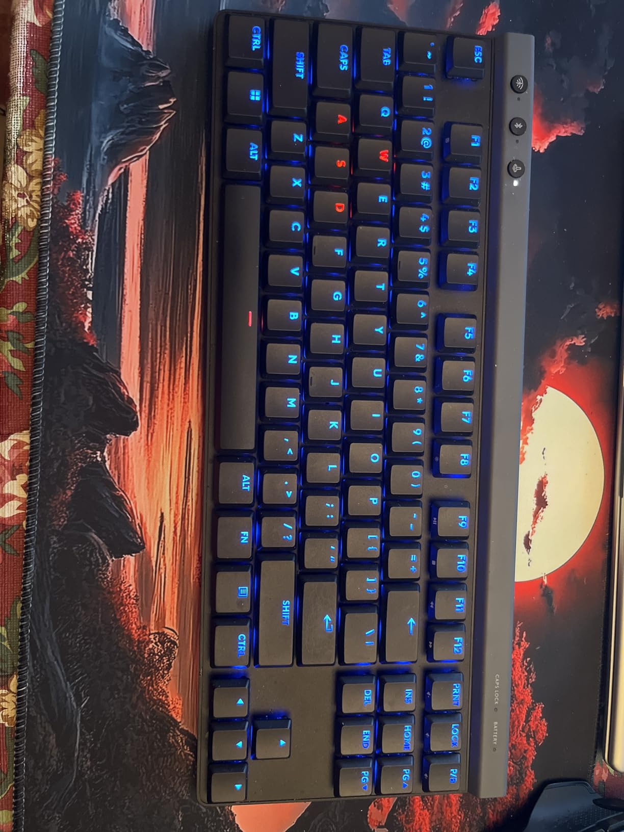 Logitech G515 Lightspeed TKL Low Profile Wireless Gaming Keyboard, LIGHTSYNC RGB, Thin Tenkeyless Design, PBT Keycaps, Tactile (Brown) Mechanical Switches - White customer photo 1