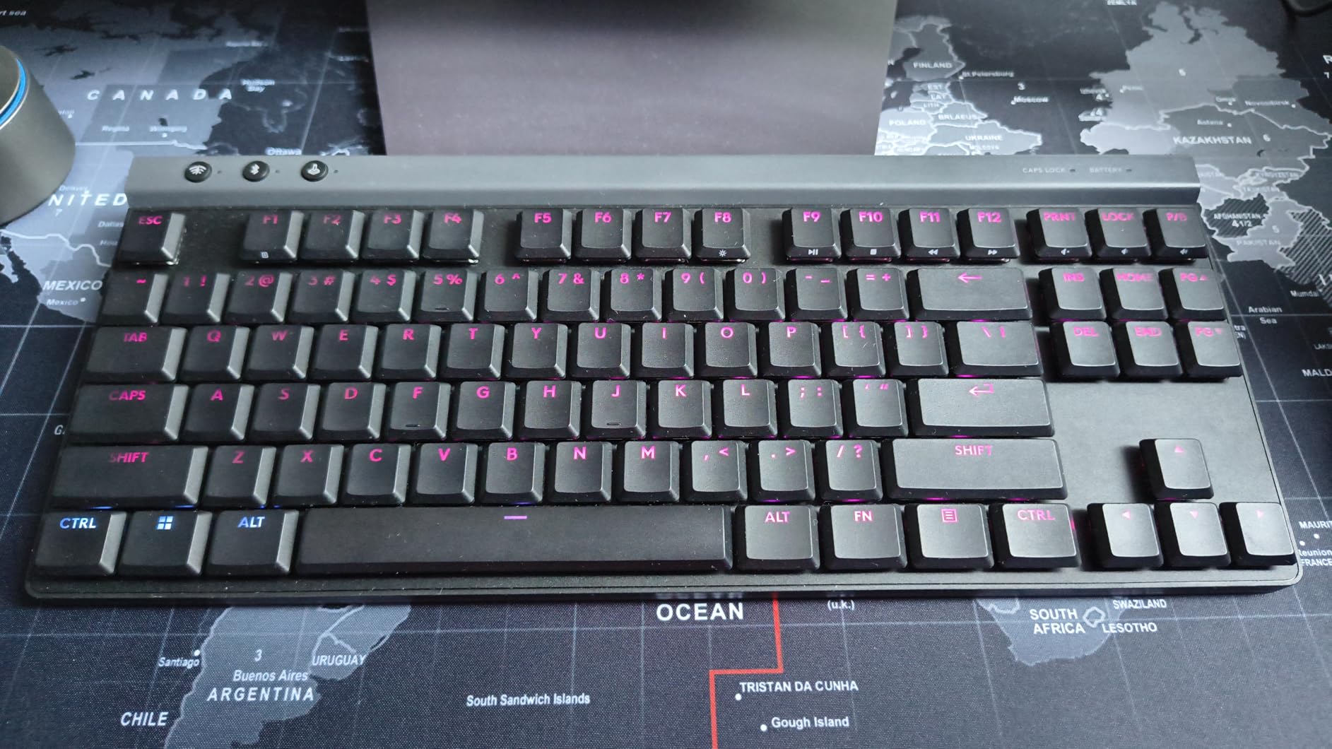 Logitech G515 Lightspeed TKL Low Profile Wireless Gaming Keyboard, LIGHTSYNC RGB, Thin Tenkeyless Design, PBT Keycaps, Tactile (Brown) Mechanical Switches - White customer photo 2