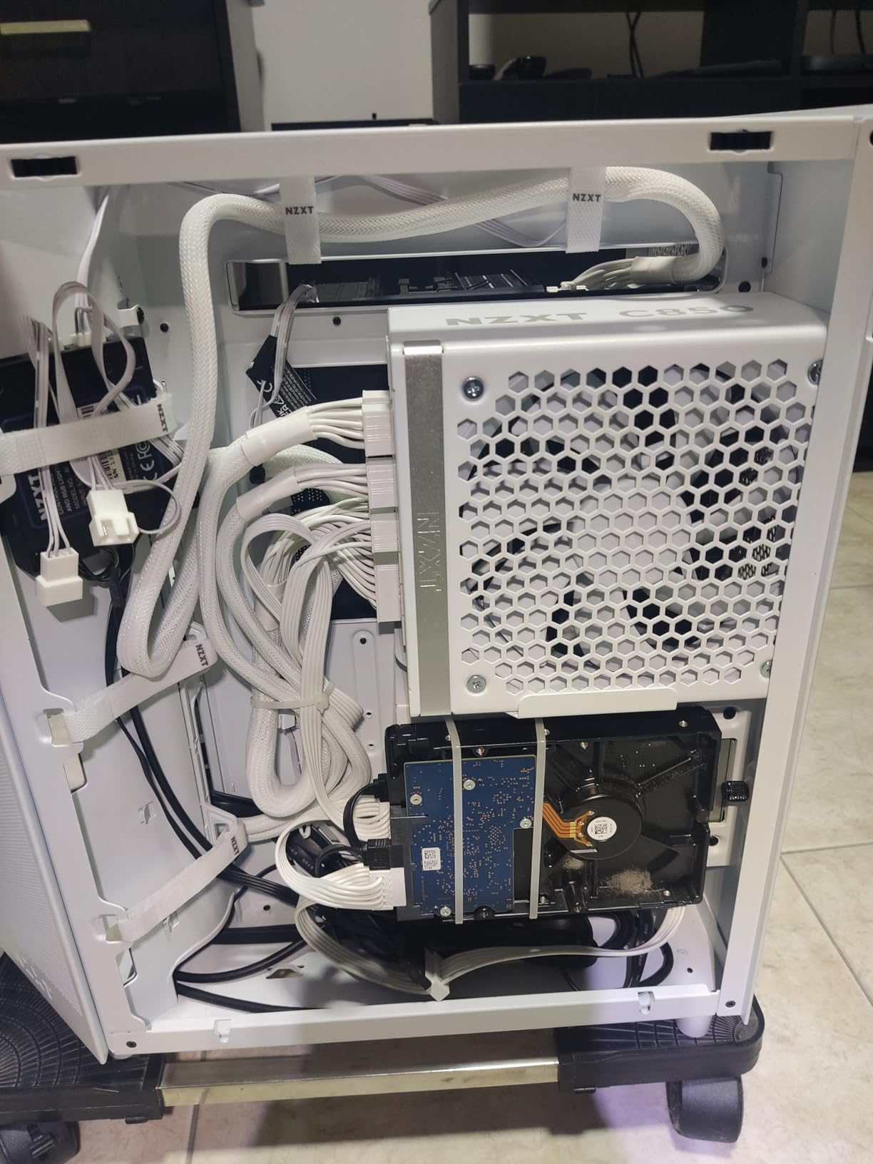 NZXT C850 Gold ATX 3.1 - Fully Modular Low-Noise PC Gaming Power Supply - 850 Watts - 80 Plus Gold - 12V-2x6 Connector - Zero Fan Mode - 100% Japanese Capacitors - Black customer photo 2