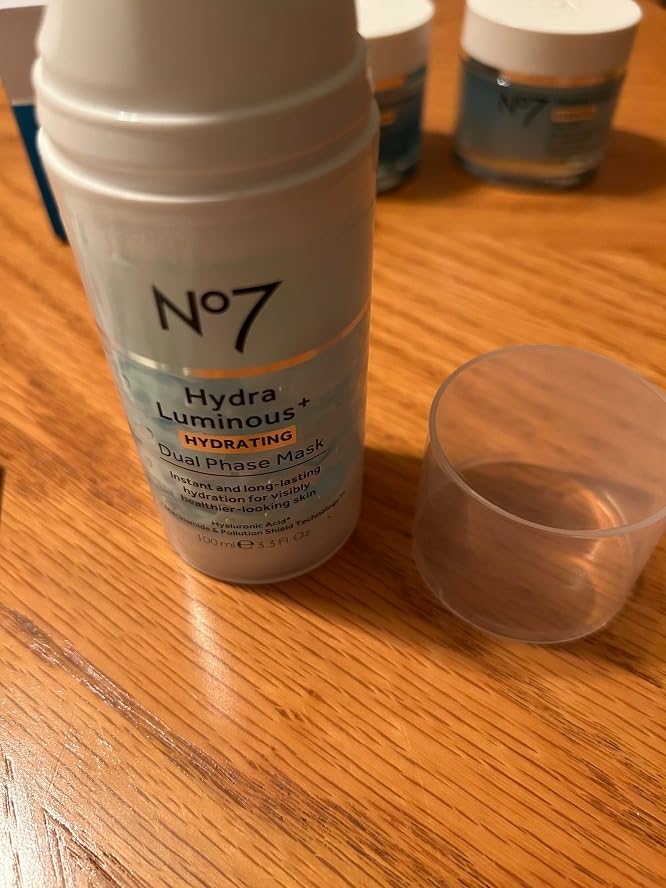No7 HydraLuminous+ Hydrating Dual Phase Face Mask - Hyaluronic Acid Overnight Face Mask with Vitamin B3 Niacinamide for Skin Barrier Repair & Radiant-Looking Skin customer photo 1