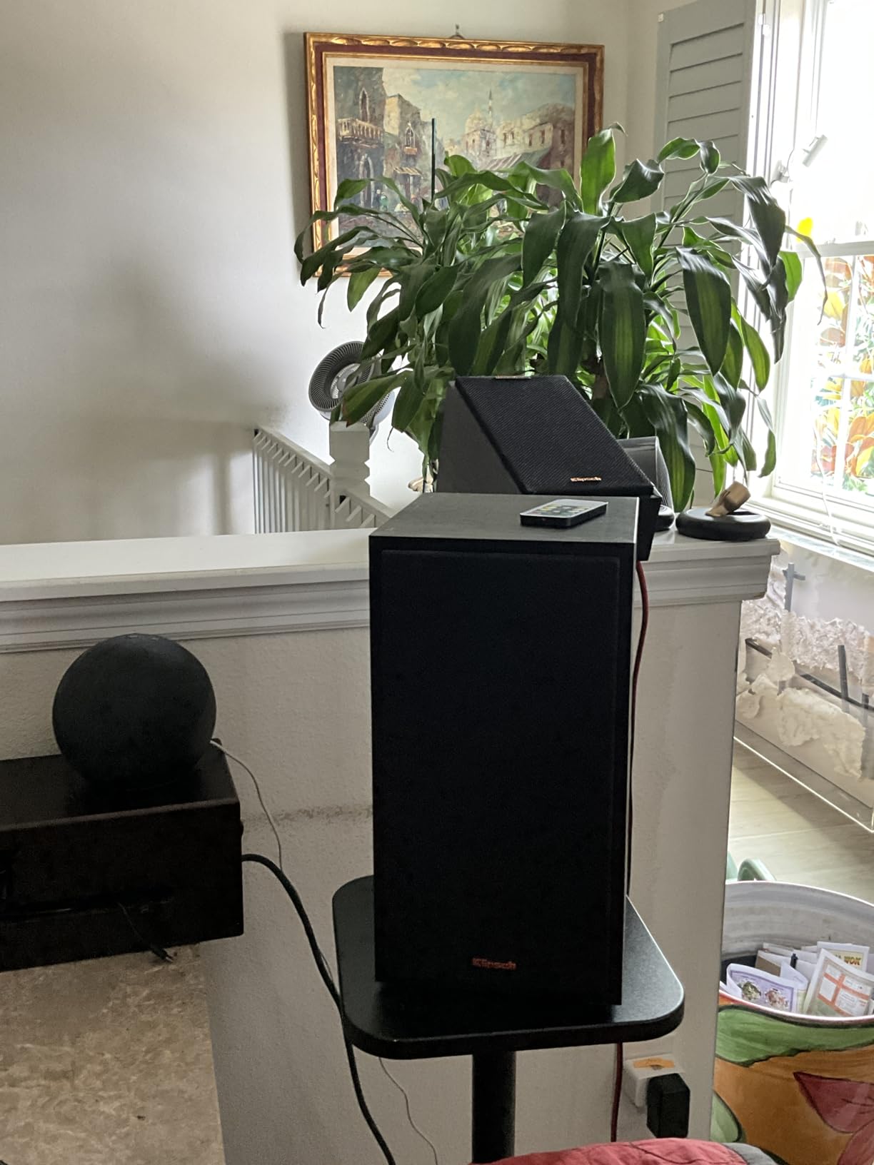 MOUNTUP Universal Speaker Stands Pair 28.3 to 37.4 Height Adjustable Floor Speaker Stands, Holds Bookshelf & Satellite Speaker Large Speaker, Up to 22LBS Cable Concealing 9.8 Plate Black MU9132-L customer photo 2