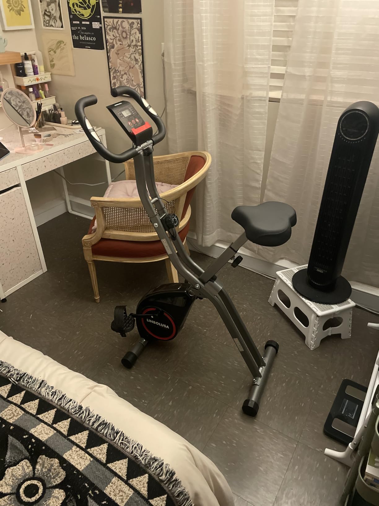 Foldable Exercise Bike for Small Apartments, Stationary Bikes for Home, Indoor Portable Cycling Bike with 16-Level Magnetic Resistance, 260LBS Capacity, 5.5 LBS Flywheel, for Small Space Workout 816 customer photo 1