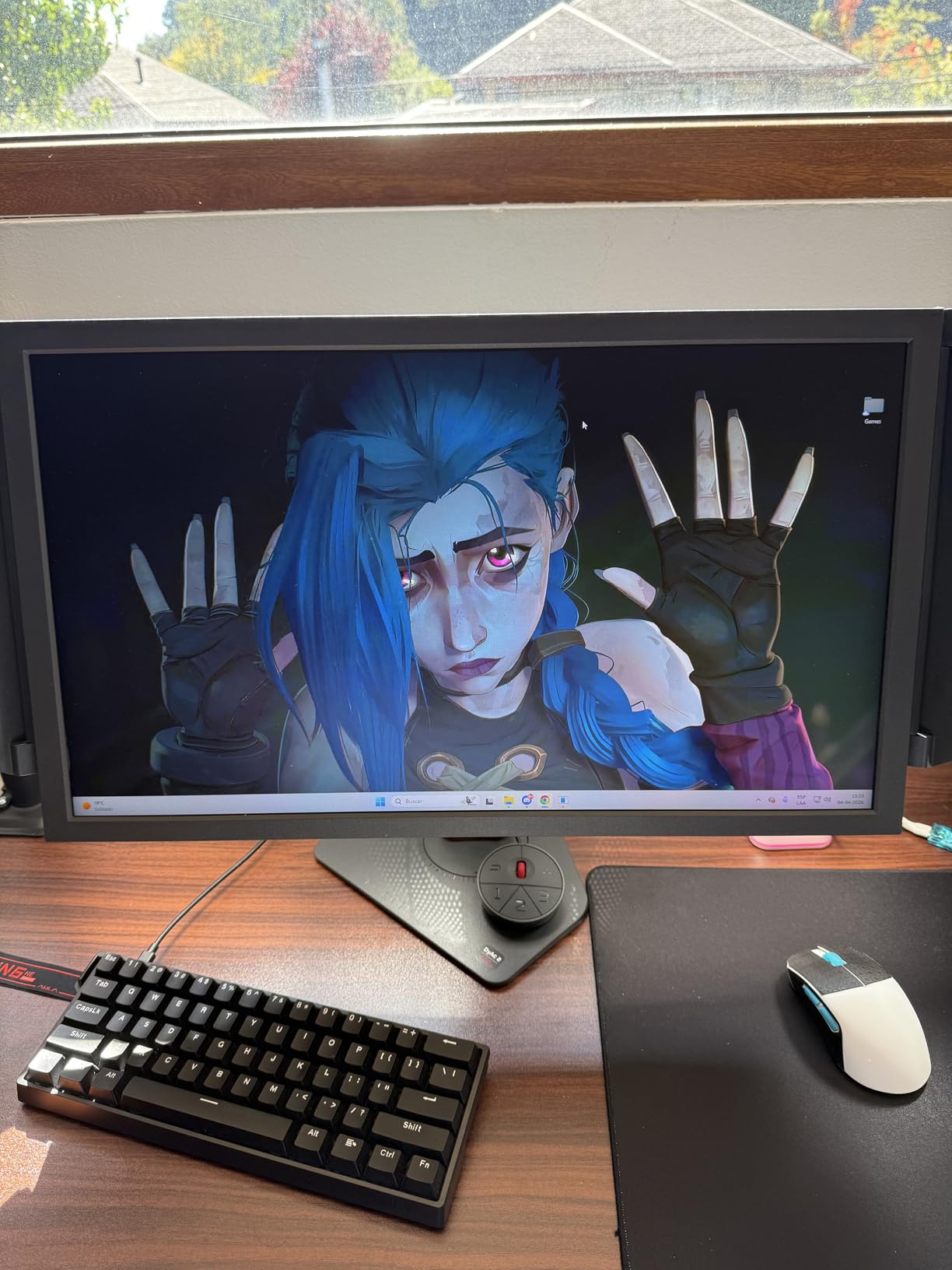Zowie XL2566X+ | 24.1 | Fast TN 400Hz Gaming Monitor for Esports | Motion Clarity DyAc2 | 1080p | XL Setting to Share | Shielding Hood | New Industrial Grade Ball Bearing Height Adjustment customer photo 1