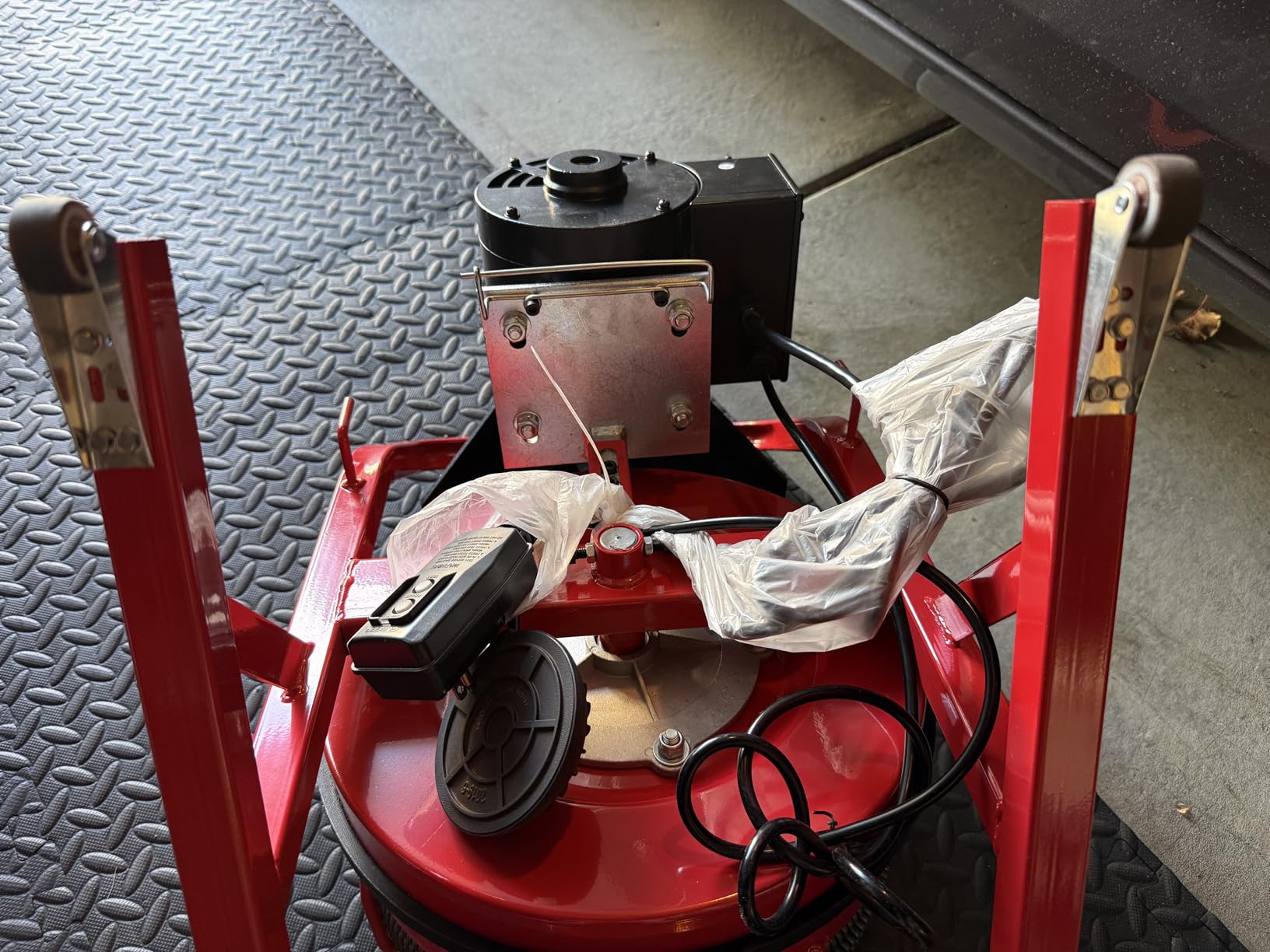 VEVOR 50FT x 1/2 Inch Drain Cleaning Machine, 250W Electric Drain Auger, Portable Sewer Snake Auger Cleaner with Cutters & Air-Activated Foot Switch for 1
