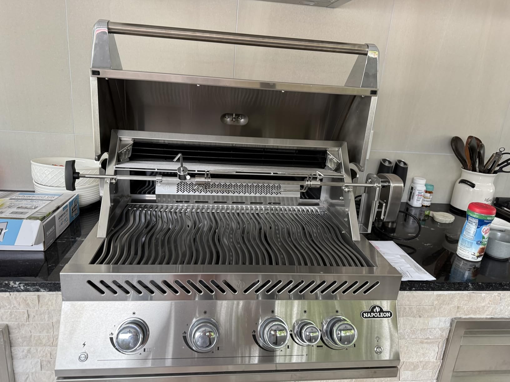 Napoleon Built-In 700 Series 32-inch Natural Gas Grill Head with Infrared Rear Burner - 4 Main Burners, Infrared Rear Burner, Stainless Steel, Included Rotisserie Kit customer photo 2