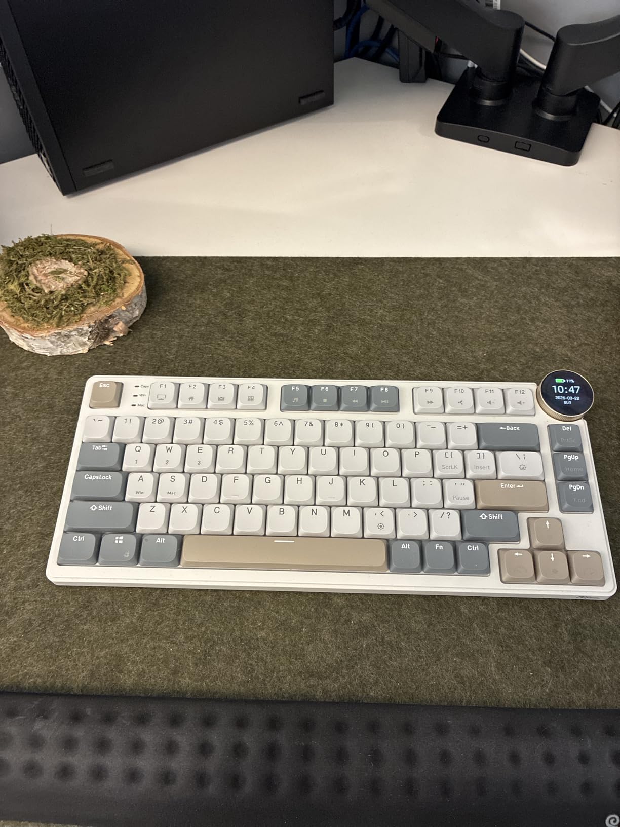 RK ROYAL KLUDGE N80 Low Profile Mechanical Keyboard w/Smart Display Screen & Knob, 75% Top Mount 3-Modes Wireless Mechanical Keyboard, Software Support, Massive Battery, 80 Keys, Quiet Red Switch customer photo 1