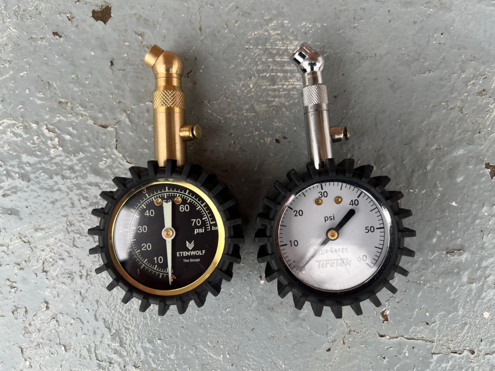 ETENWOLF Tire Pressure Gauge for Cars 0-75 PSI, Air Pressure Gauge with Large Glow Dial, Calibrated to ANSI B40.1 Grade A(Plus-Minus 1%), Tire Gauge for Tire Pressure Car Accessories (Black) customer photo 2