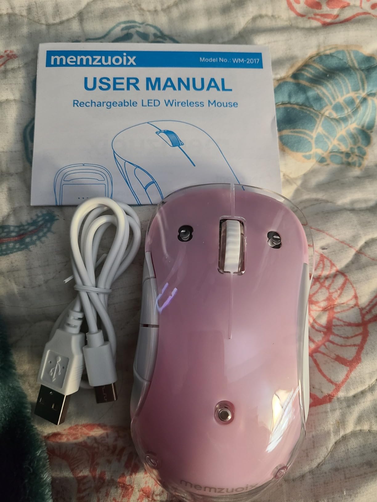 memzuoix 2.4G Aesthetic Wireless Mouse - Customizable Covers & LED Mood Lighting - Rechargeable Ergonomic Design, 5 Buttons, 1200 DPI for Office, Laptop, Mac - White customer photo 2